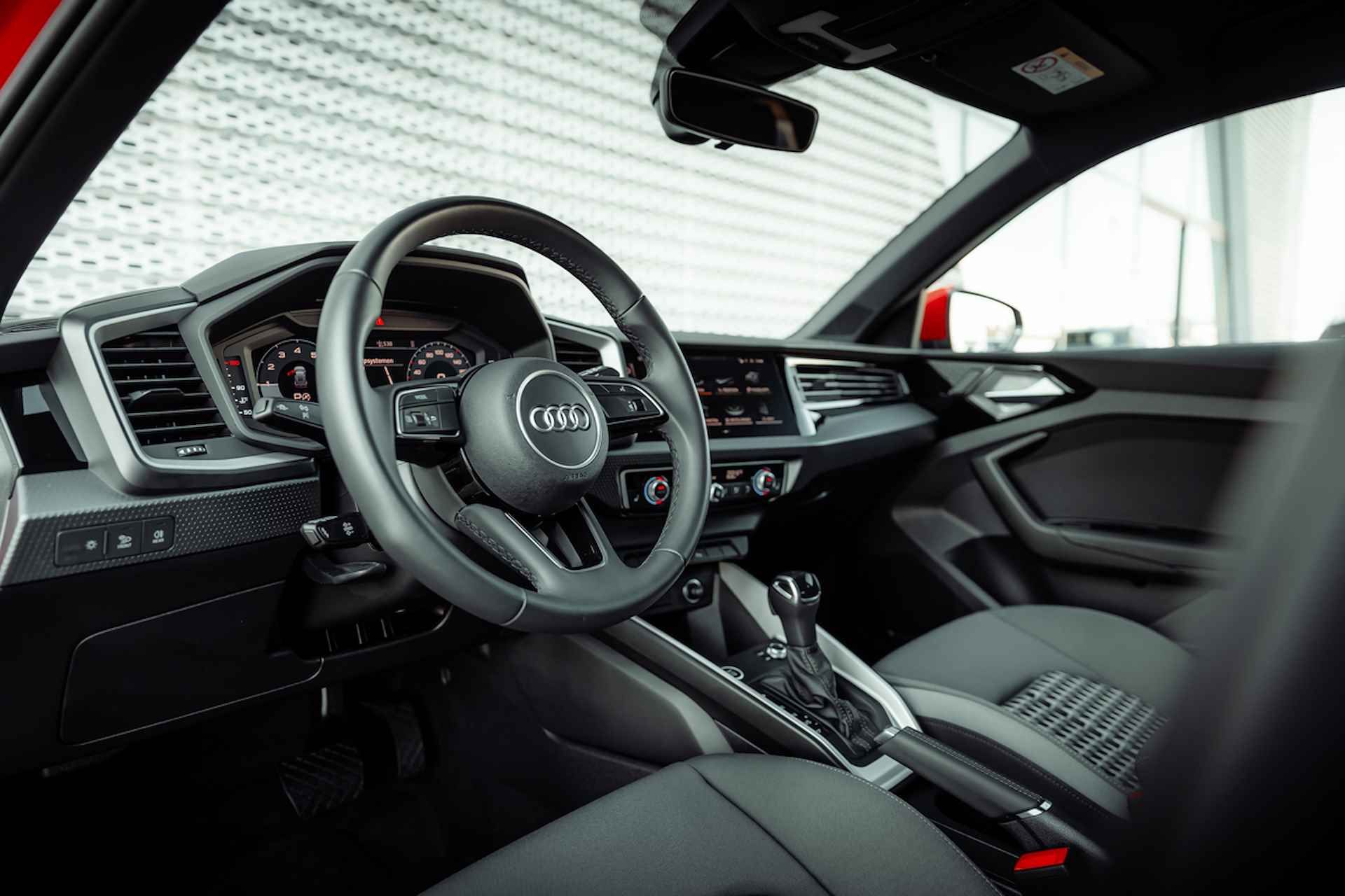 Audi A1 Sportback 25 TFSI 95pk s-tronic Advanced | Stoelverwarming | LED koplampen | Optiek zwart plus | Privacy glass | Apple Carplay | Sportstoelen | Climate control - 18/30