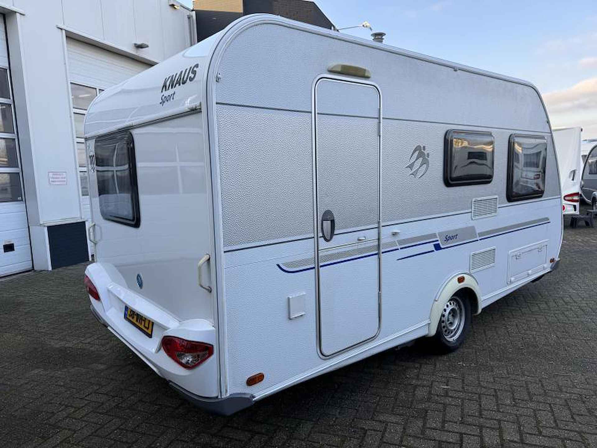 Knaus Sport 420 QD met mover en luifel - 3/16