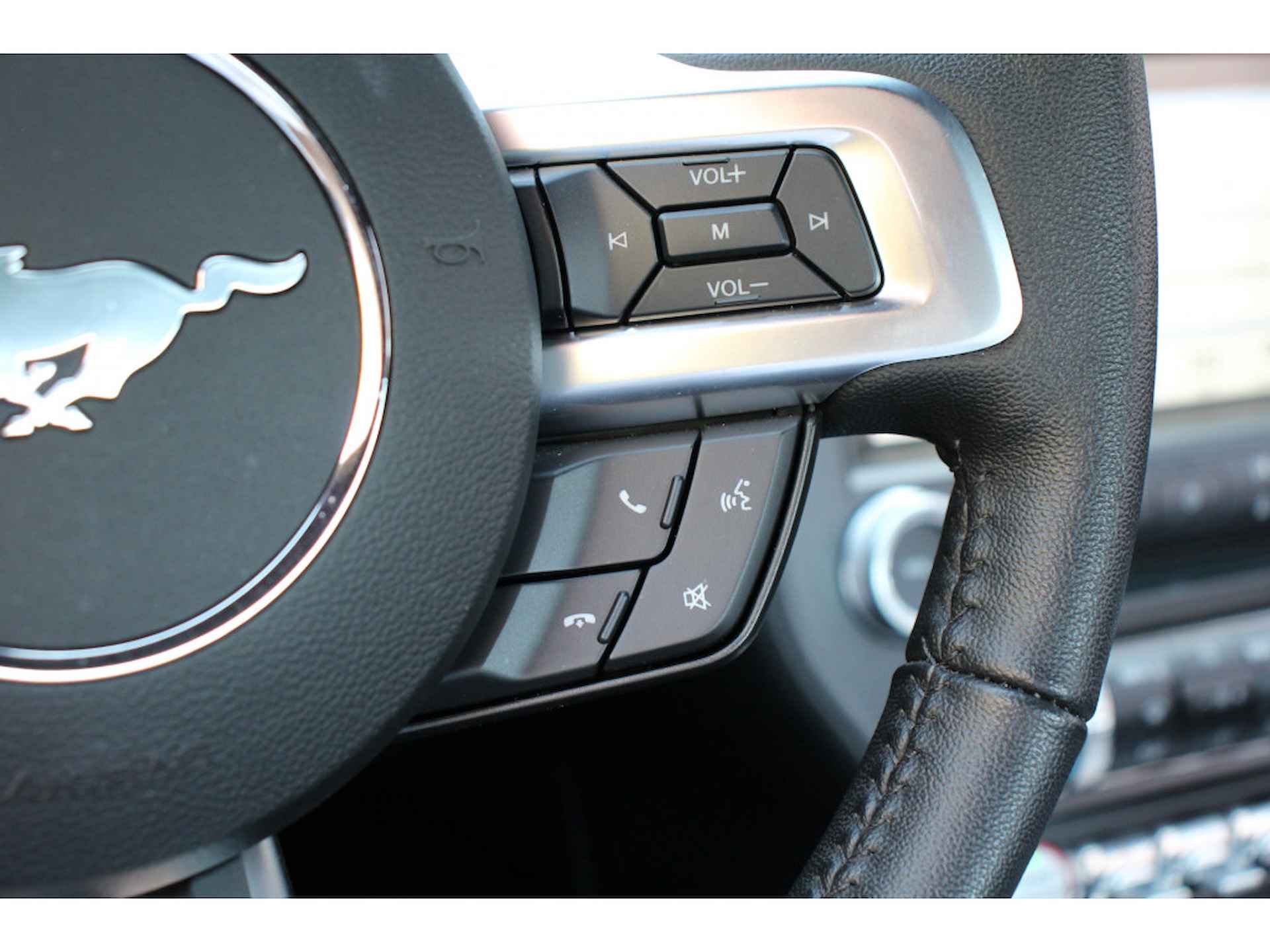 Ford Mustang Convertible 5.0 GT AUTOMAAT | UNIEK: NL-AUTO! | DEALER OH! | FULL OPTION | LEDER | CUSTOM PACK | PDC - 23/31