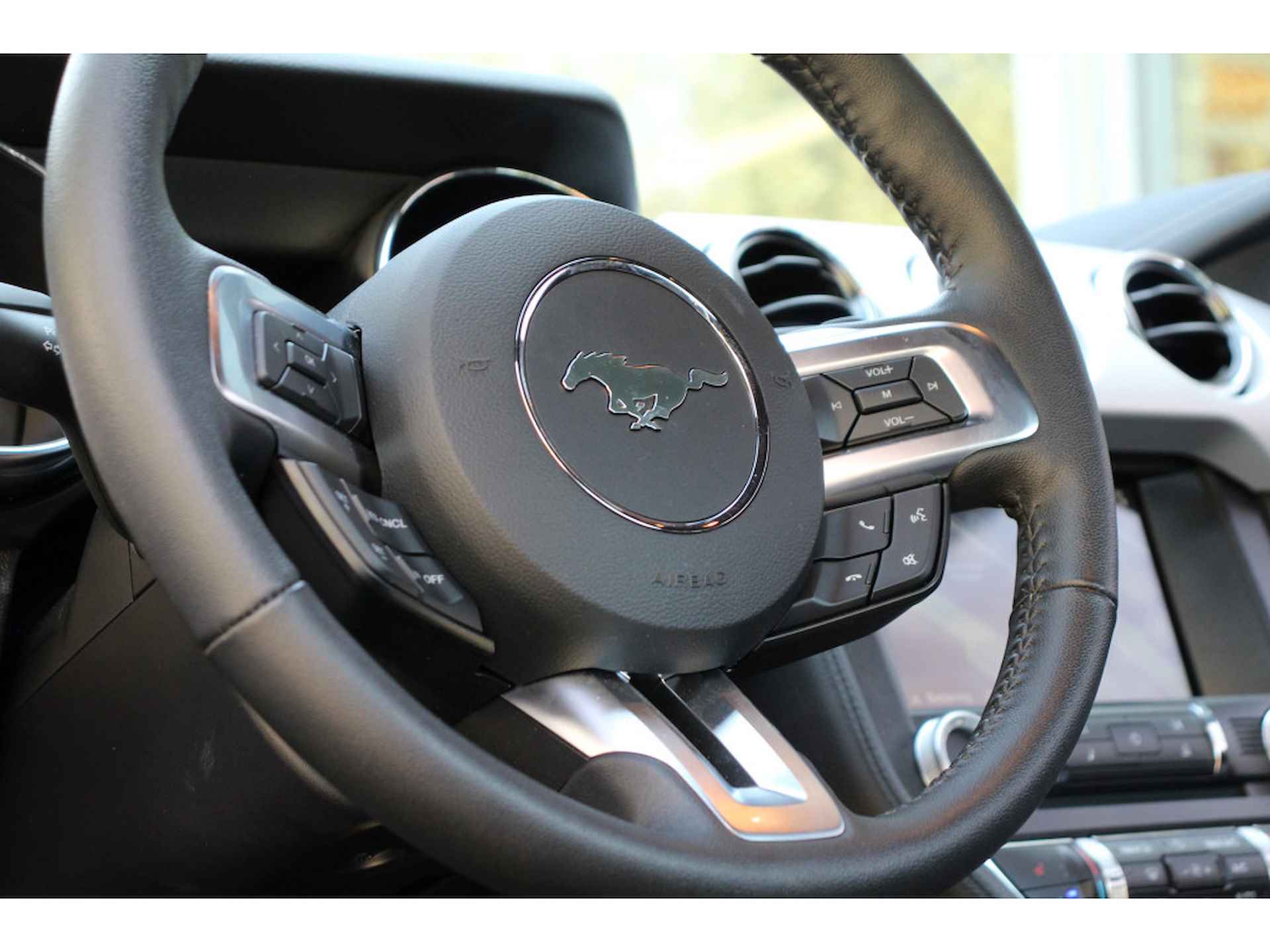 Ford Mustang Convertible 5.0 GT AUTOMAAT | UNIEK: NL-AUTO! | DEALER OH! | FULL OPTION | LEDER | CUSTOM PACK | PDC - 25/31