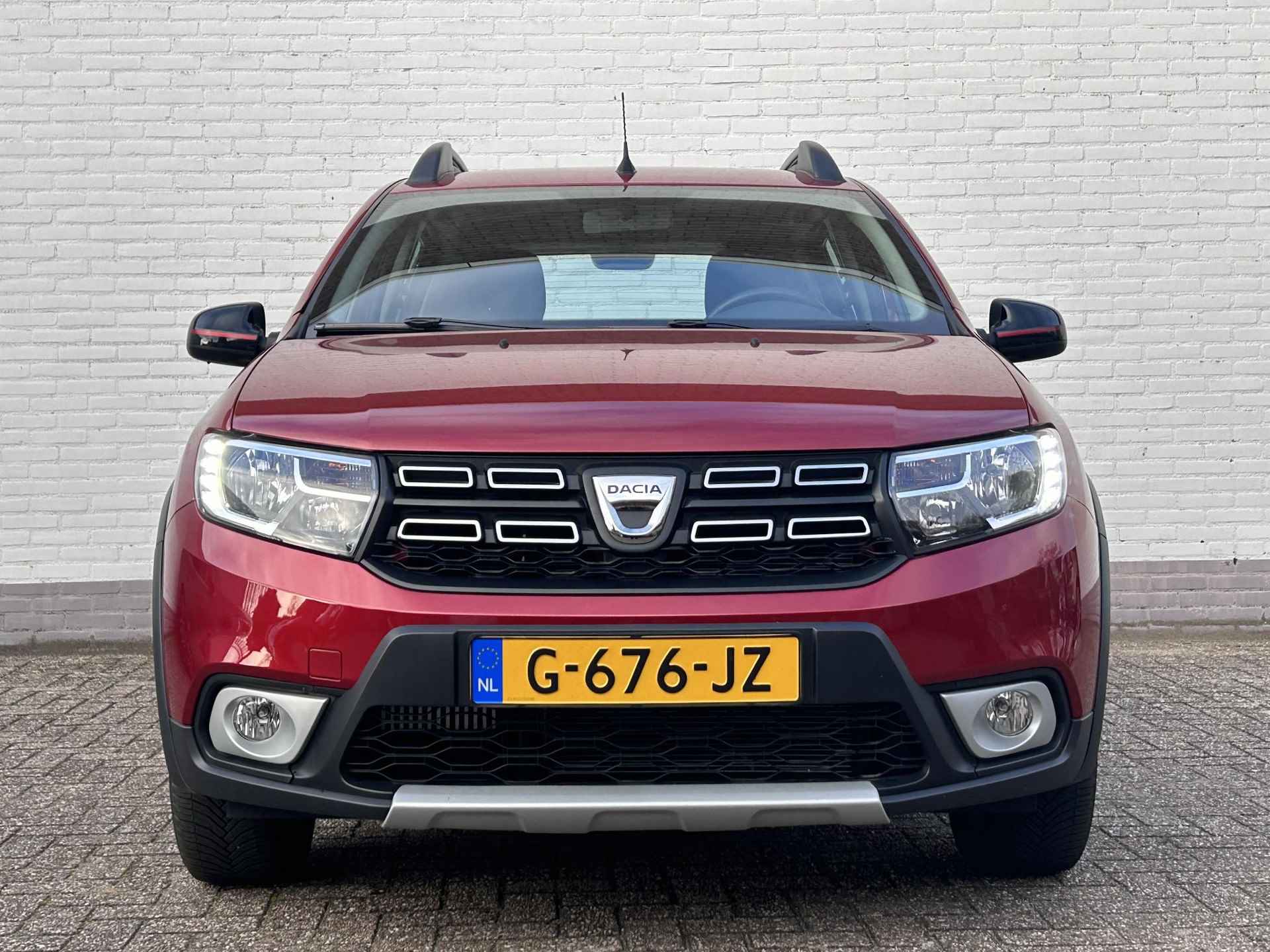 Dacia Sandero 0.9 TCe Tech Road / Navigatie / Airco / Parkeersensoren / Cruise / Clima / DAB / LED / NAP / ALL Season Banden / - 5/39