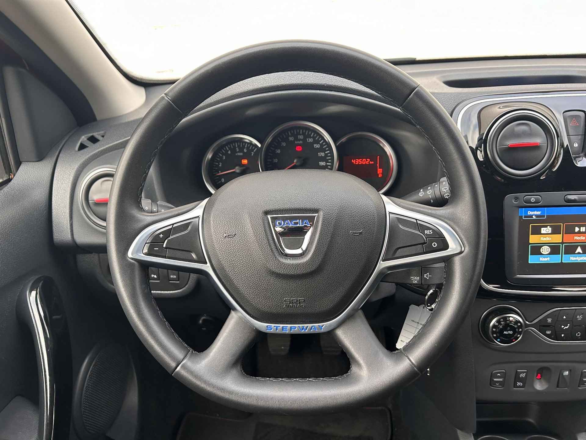 Dacia Sandero 0.9 TCe Tech Road / Navigatie / Airco / Parkeersensoren / Cruise / Clima / DAB / LED / NAP / ALL Season Banden / - 16/39