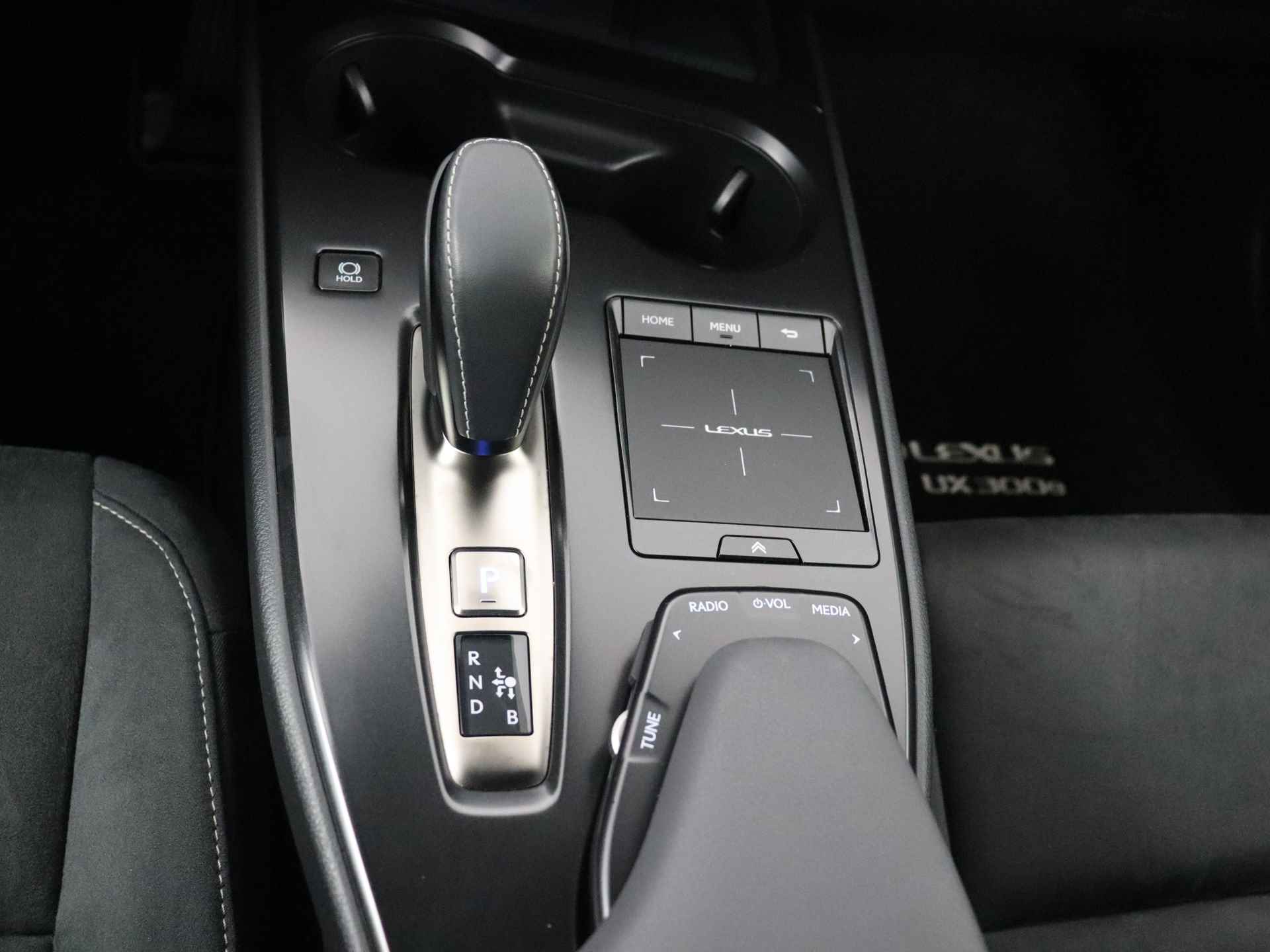 Lexus UX 300e Business | Full Electric | Apple CarPlay / Android Auto | DAB | Elektrische stoelen | - 10/41
