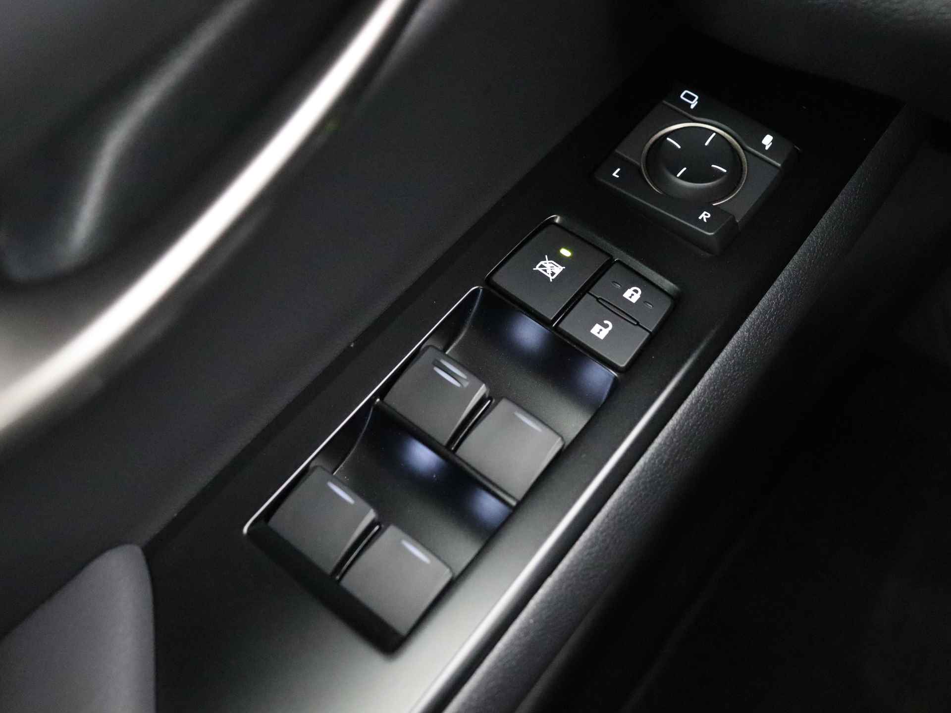 Lexus UX 300e Business | Full Electric | Apple CarPlay / Android Auto | DAB | Elektrische stoelen | - 26/41