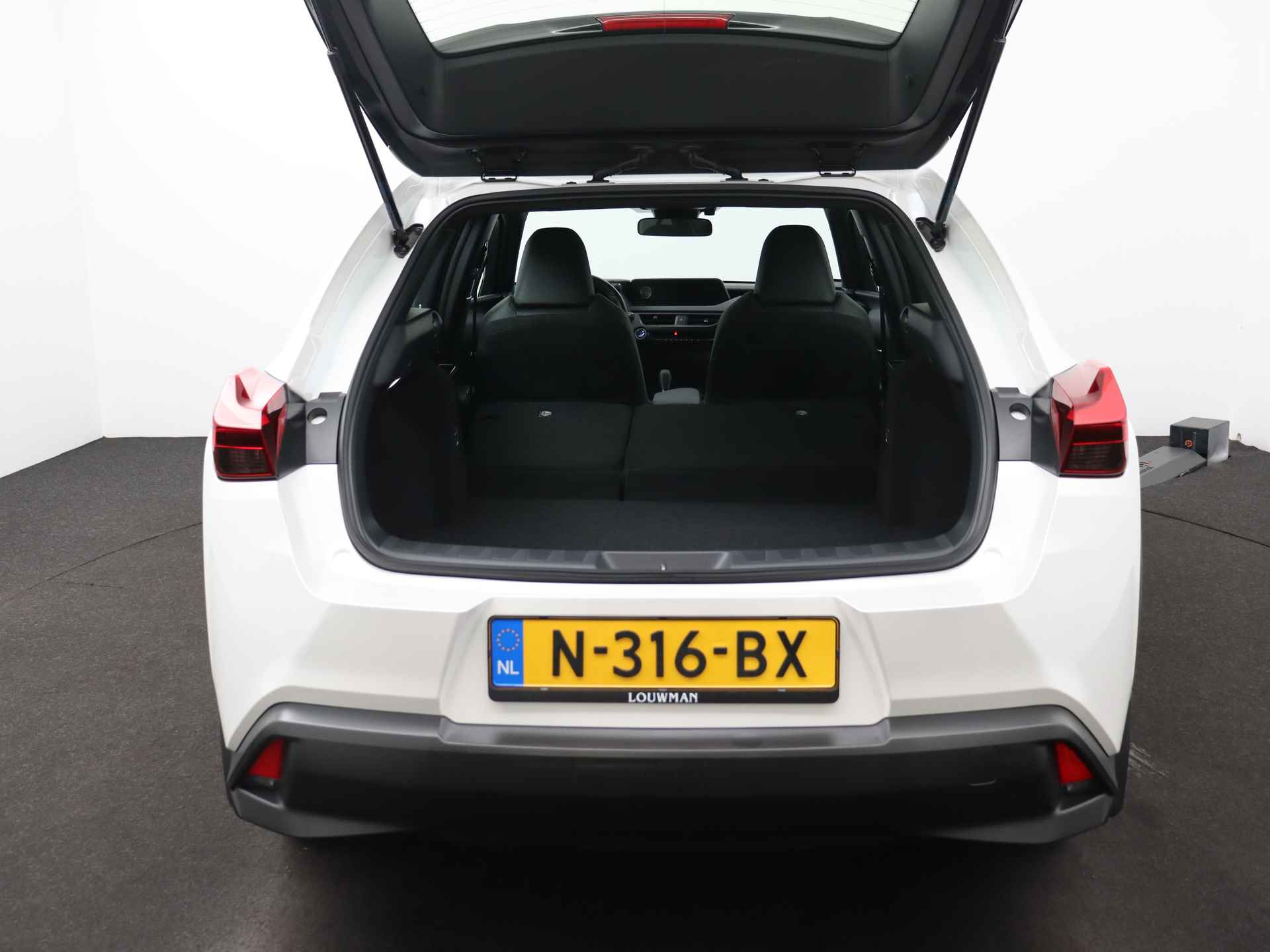 Lexus UX 300e Business | Full Electric | Apple CarPlay / Android Auto | DAB | Elektrische stoelen | - 31/41