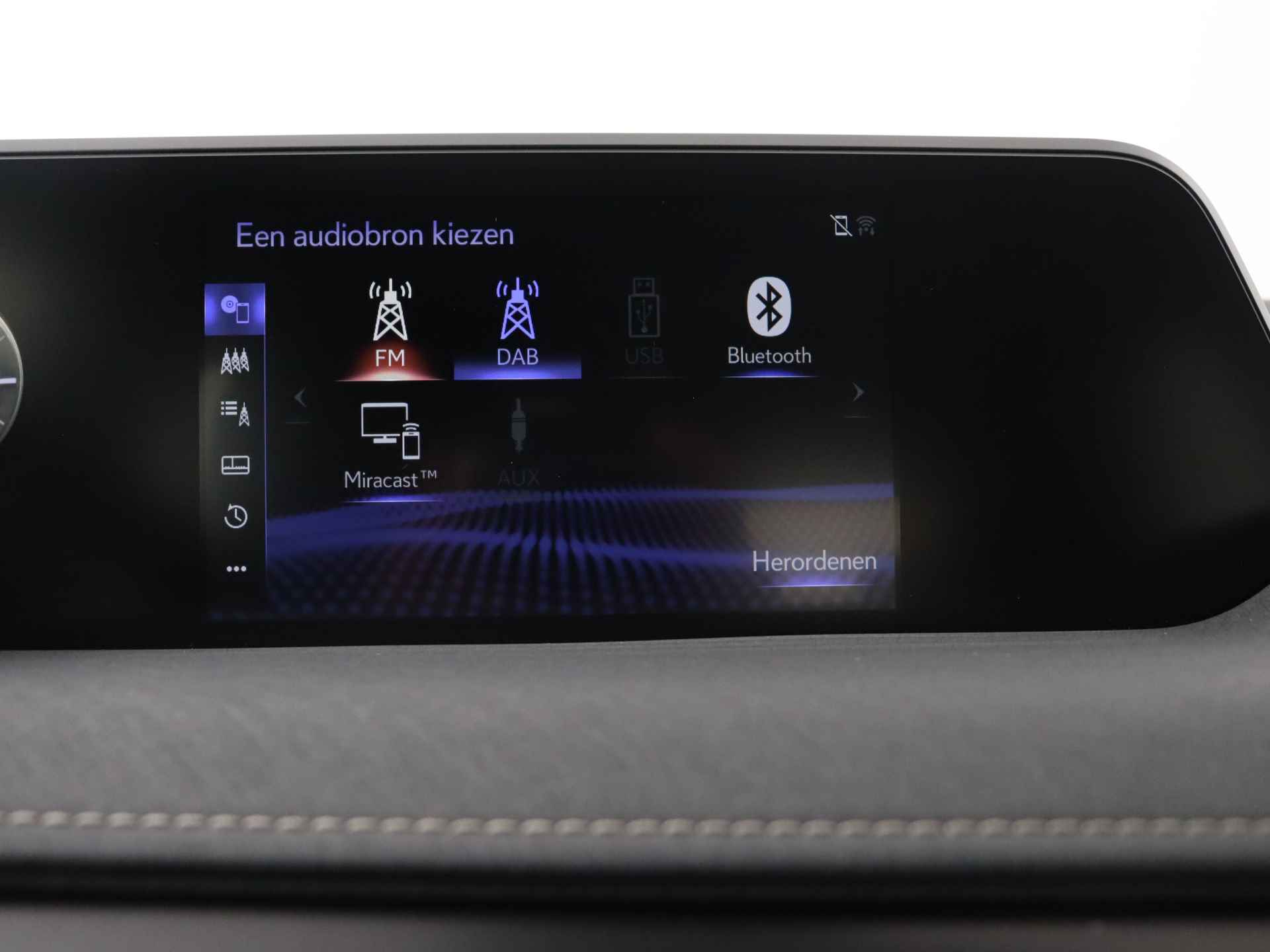 Lexus UX 300e Business | Full Electric | Apple CarPlay / Android Auto | DAB | Elektrische stoelen | - 36/41
