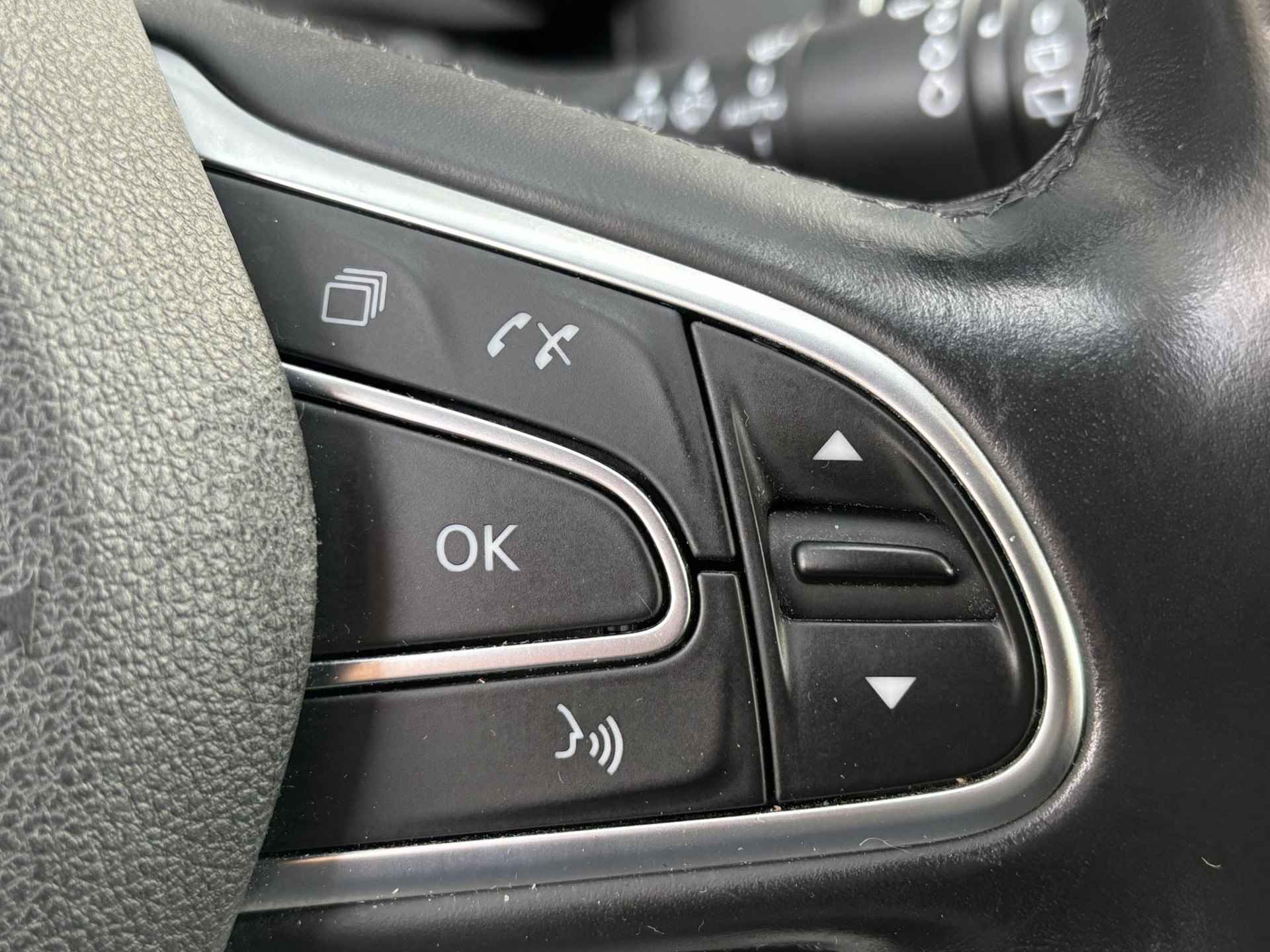 Renault Kadjar 1.2 TCe 130pk Intens | Climate Control | Navigatie | Stoelverwarming | Lederen Bekleding | Trekhaak | LED Koplampen | 19'' Velgen - 19/24