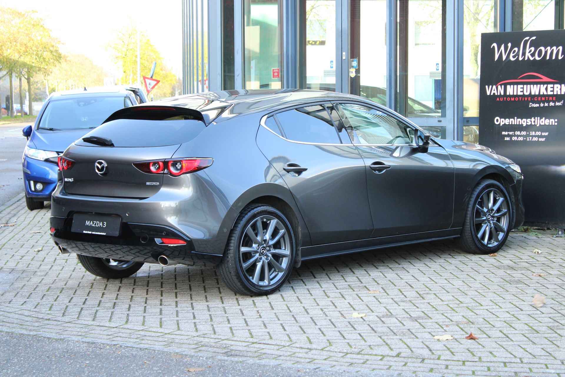 MAZDA 3 Hatchback e-Skyactiv-G M-Hybrid 150pk Automaat Sportive BOSE 360View Carplay - 2/37