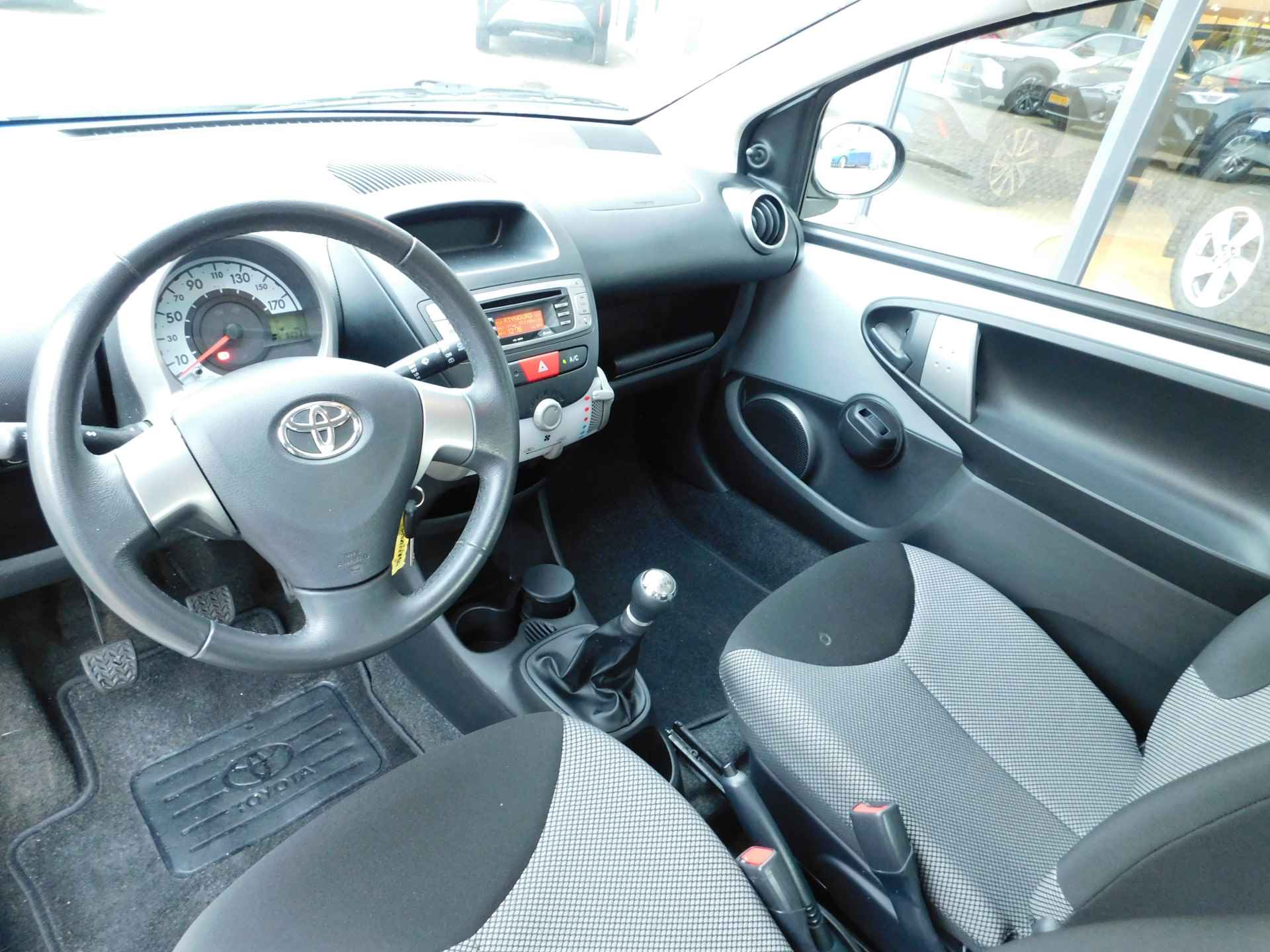 Toyota Aygo 1.0 VVT-i Aspiration | Airco | Trekhaak | - 2/39