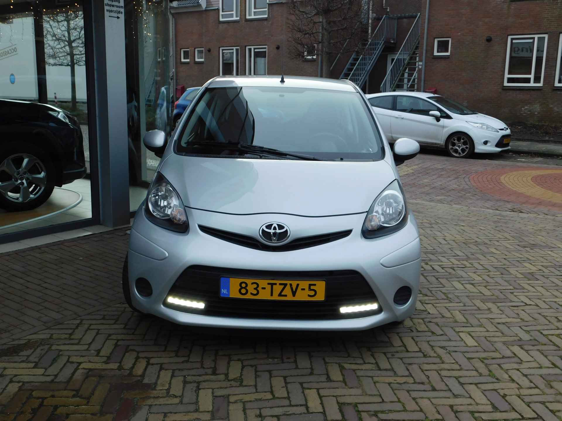 Toyota Aygo 1.0 VVT-i Aspiration | Airco | Trekhaak | - 10/39