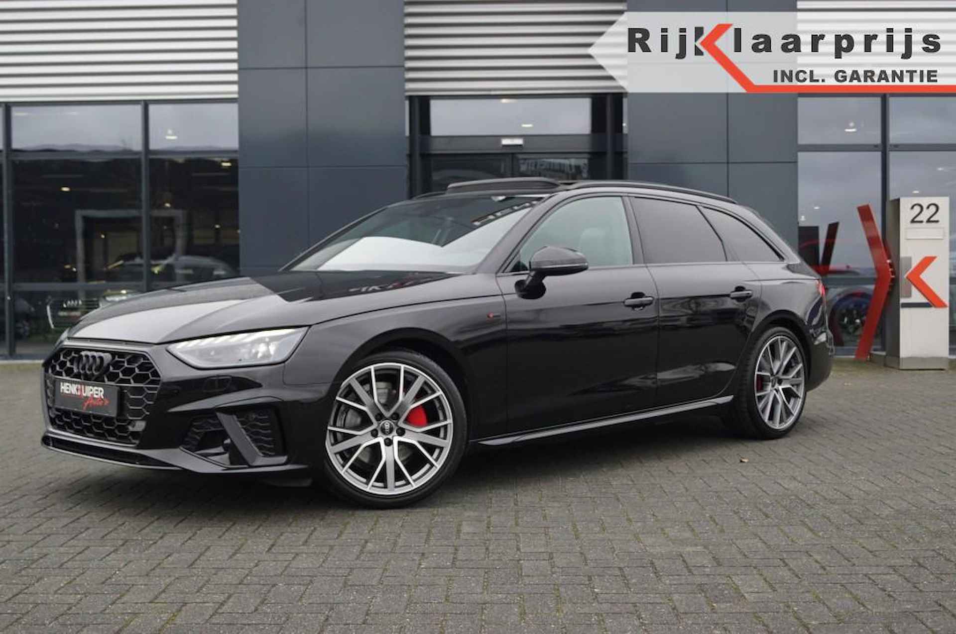 AUDI A4 Avant 40 TFSI S-Line S-Tronic /Panodak/19 Inch LM/Matrix LED