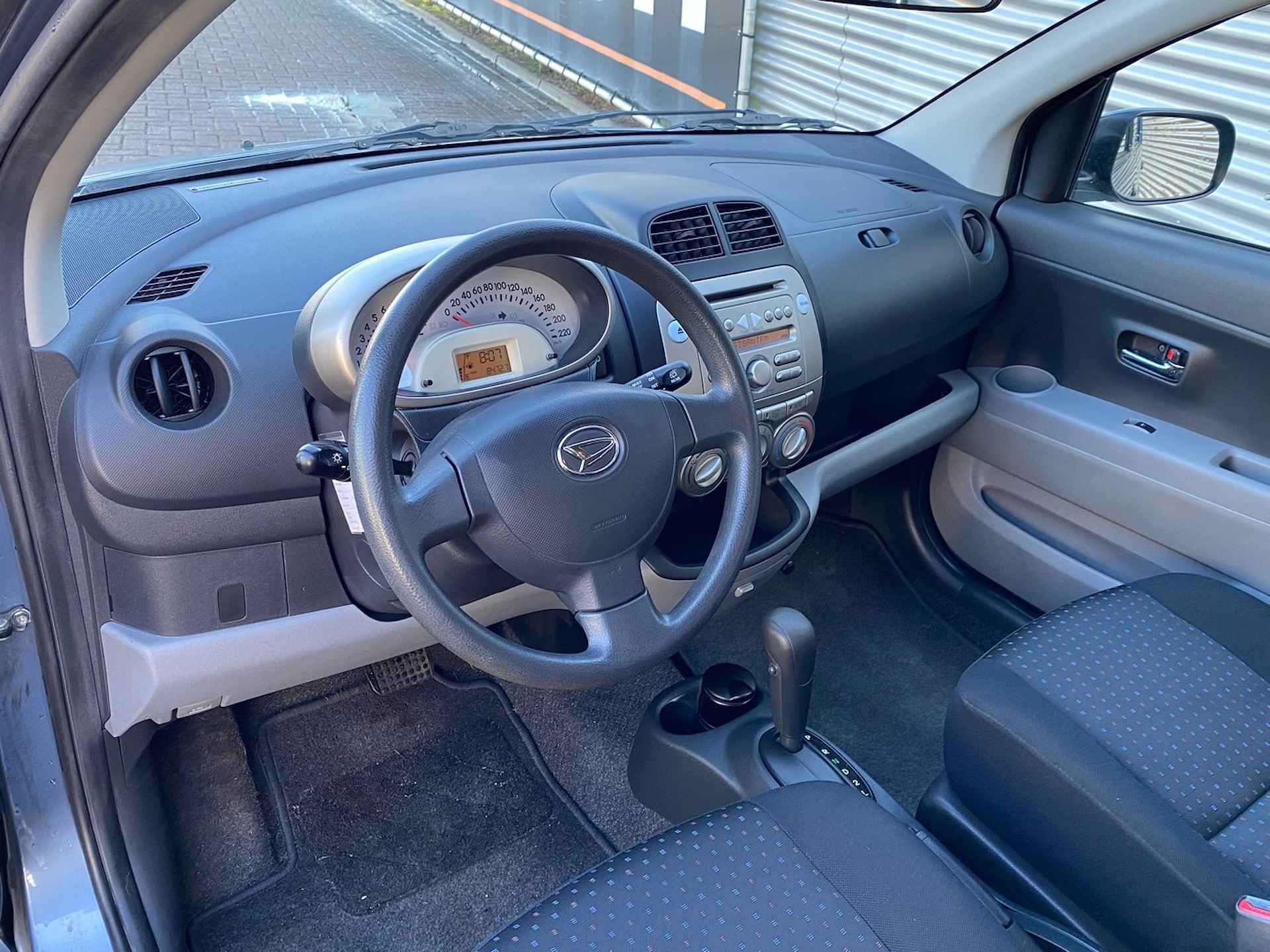 Daihatsu Sirion 2 1.3-16V Sense Automaat! Als nieuw!! | Airco | LM Velgen | Afneembare Trekhaak! | NAP | RIJKLAARPRIJS INCL 12 MAANDEN GARANTIE EN BEURT - 7/23