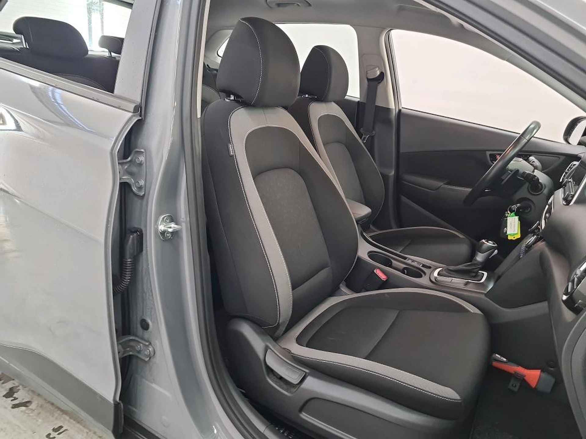 HYUNDAI Kona 1.6 GDI HEV HYBRID AUTOMAAT COMFORT SMART - 3/6