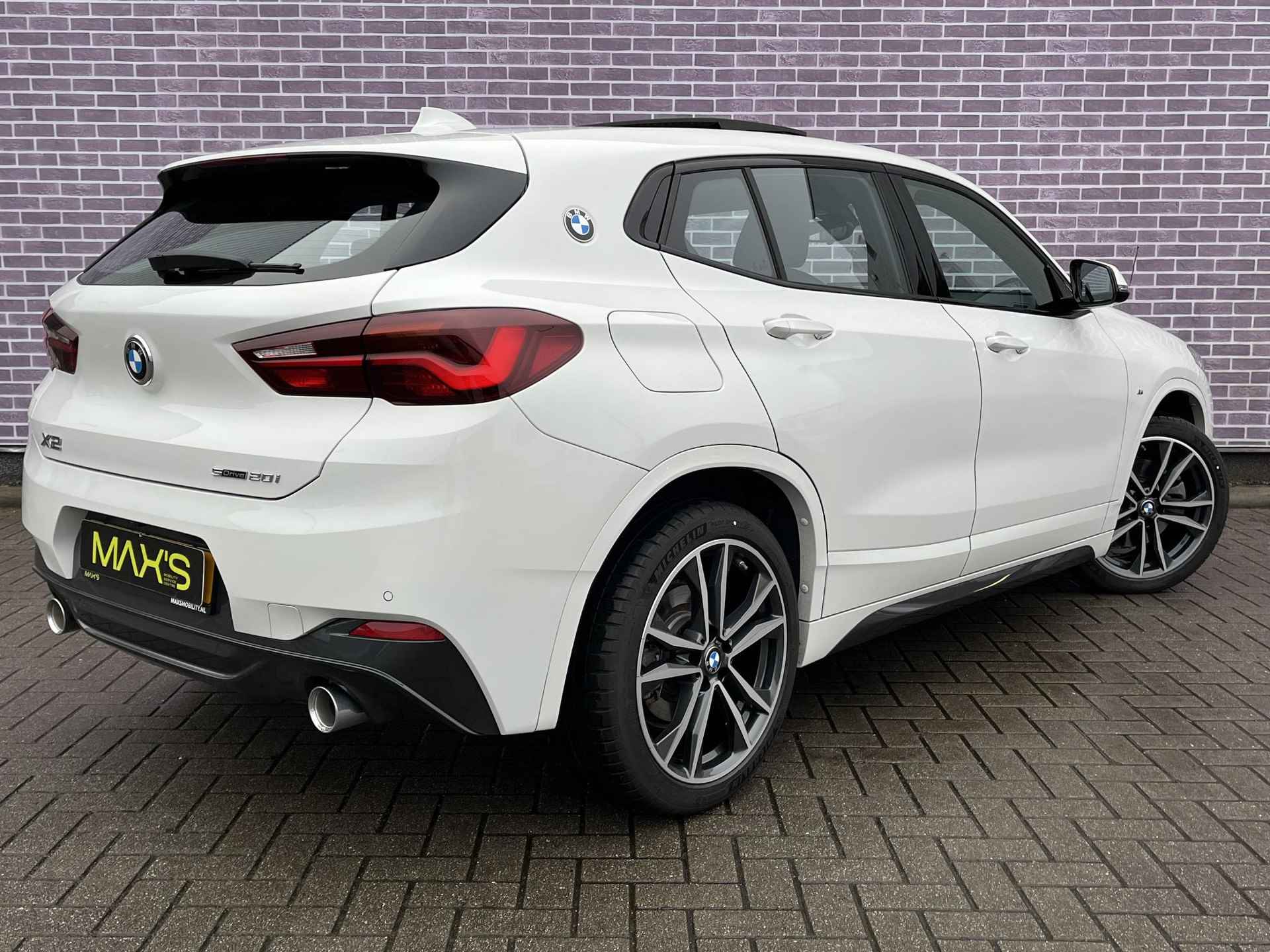 BMW X2 sDrive20i High Executive Schuif/kantel dak| Head-up display | Sportstoelen | Stuur/stoelverwarming | achteruitrijcamera | DAB | - 6/42