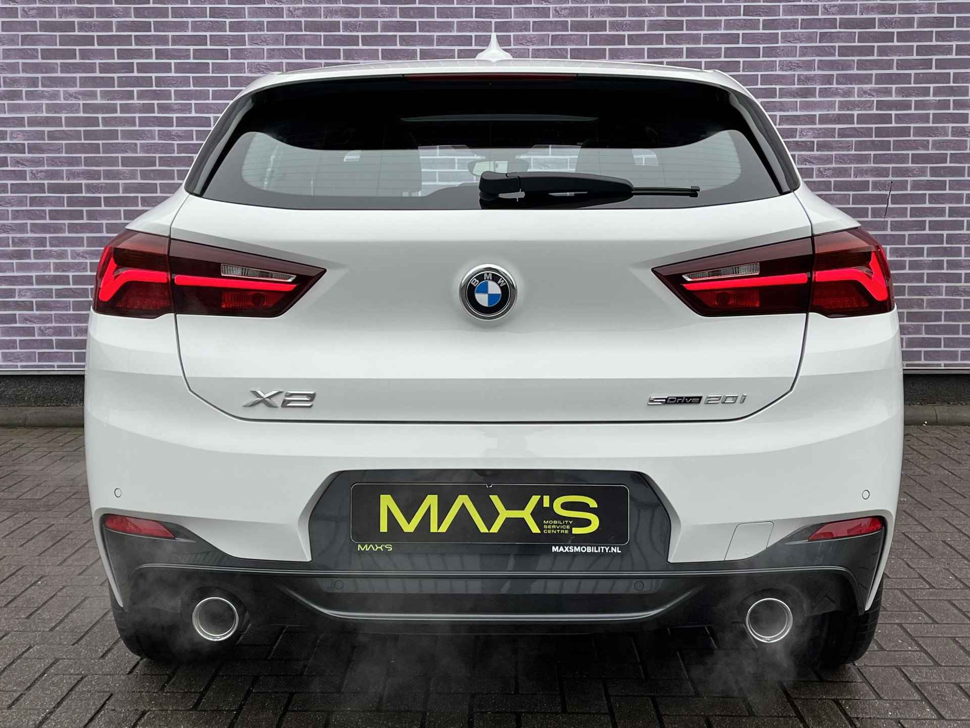 BMW X2 sDrive20i High Executive Schuif/kantel dak| Head-up display | Sportstoelen | Stuur/stoelverwarming | achteruitrijcamera | DAB | - 33/42