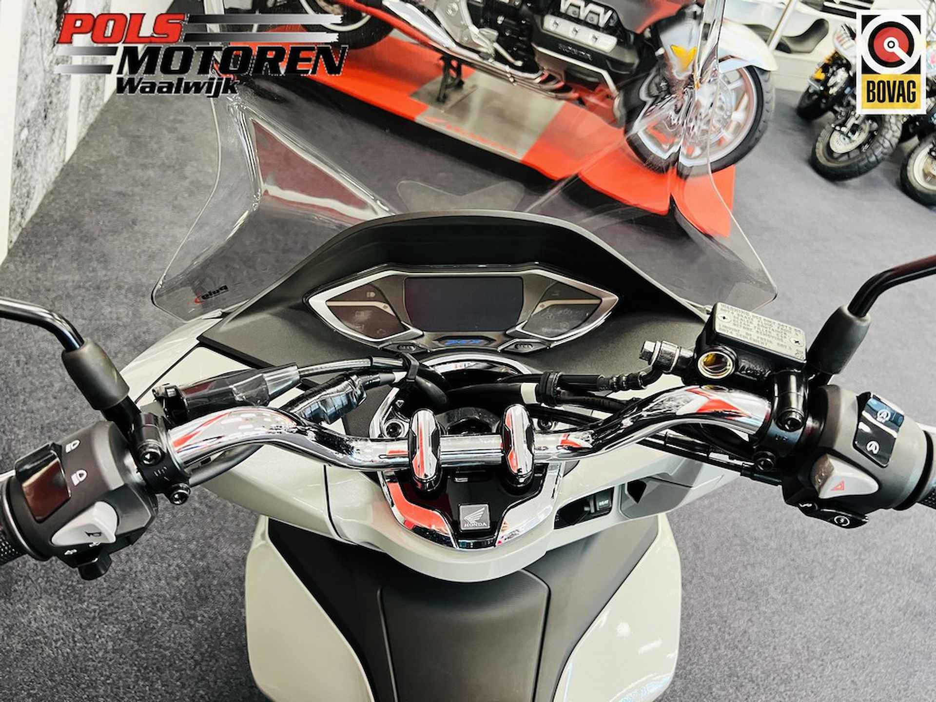 Honda WW 125 AP PCX 125 - 3/17