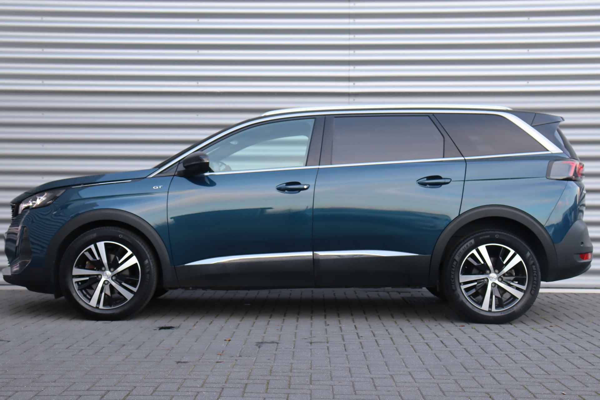 Peugeot 5008 1.2 PURETECH 130PK 7-ZITS GT PACK AUTOMAAT / NAVI / CLIMA / PDC / 18" LMV / CAMERA / KEYLESS / FULL-LED / ALCANTARA / WINTERPAKK - 2/46