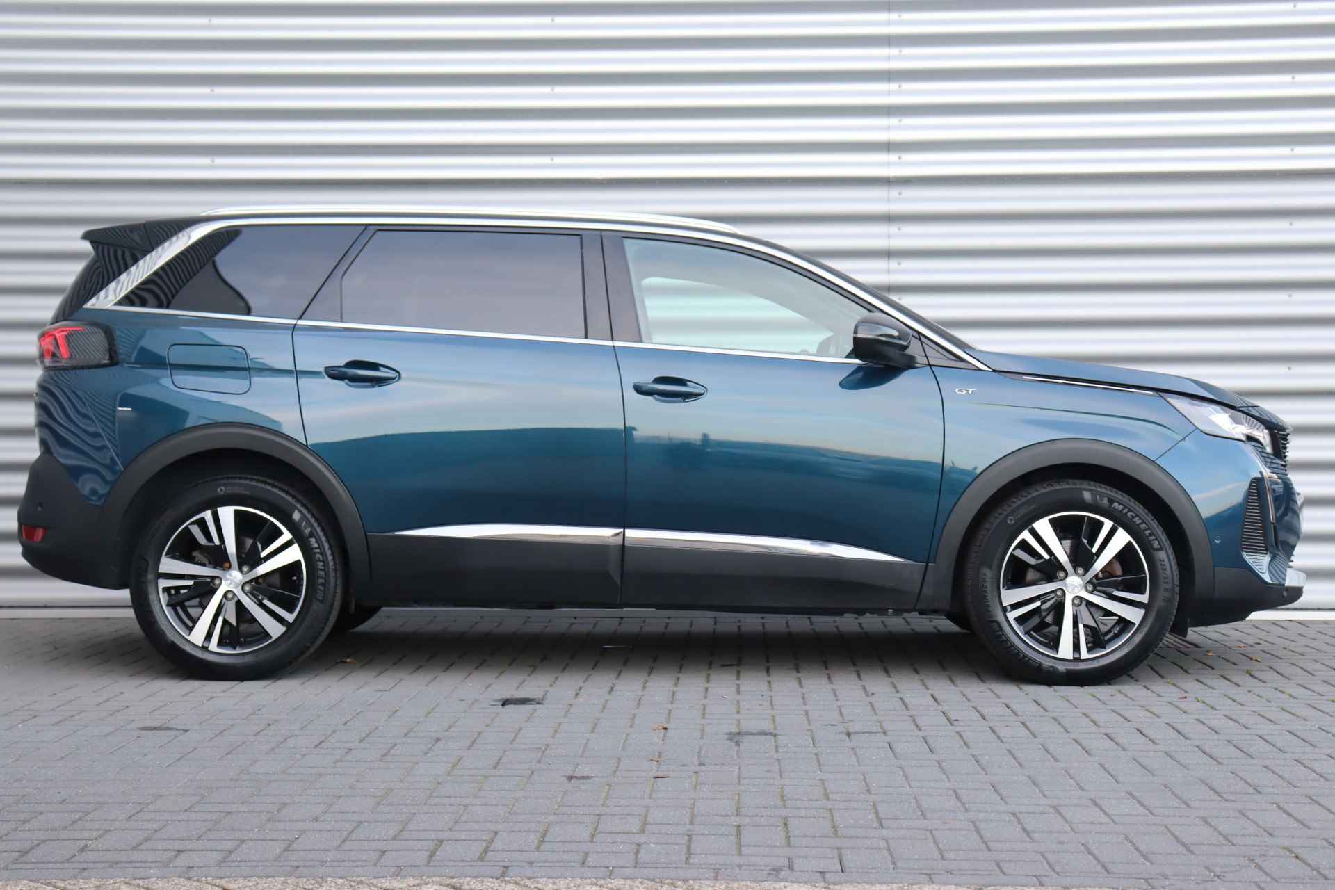 Peugeot 5008 1.2 PURETECH 130PK 7-ZITS GT PACK AUTOMAAT / NAVI / CLIMA / PDC / 18" LMV / CAMERA / KEYLESS / FULL-LED / ALCANTARA / WINTERPAKK - 3/46