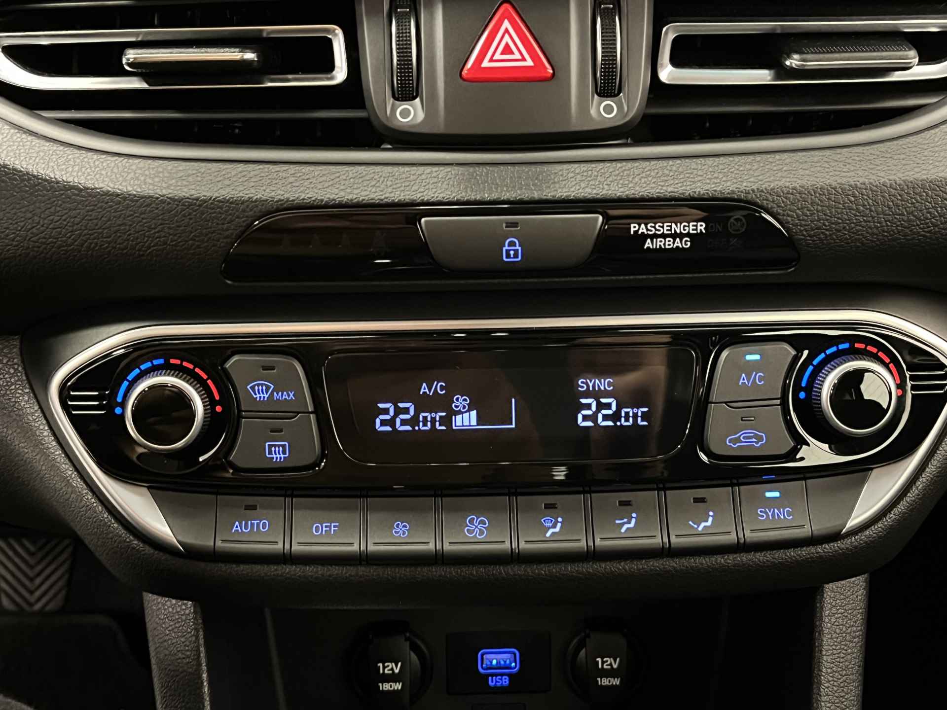 Hyundai i30 Wagon 1.0 T-GDi MHEV Comfort Smart NAVIGATIE | CLIMATE CONTROL | LED KOPLAMPEN | RUIME STATIONWAGON! - 28/38