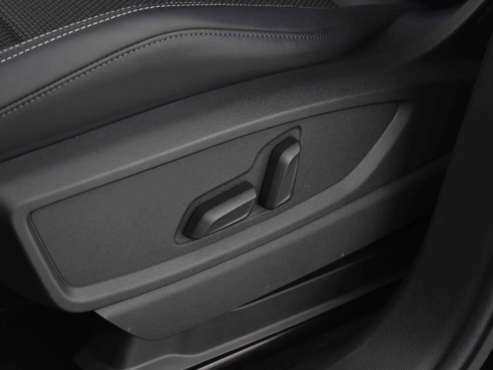 Audi Q5 Sportback 50 TFSIe 300pk S-Tronic Quattro S Edition | Panoramadak | Matrix LED | Camera | Keyless | Luchtvering | Zwart Optiek Plus | 21"Velgen | Stoelverwarming | - 12/36