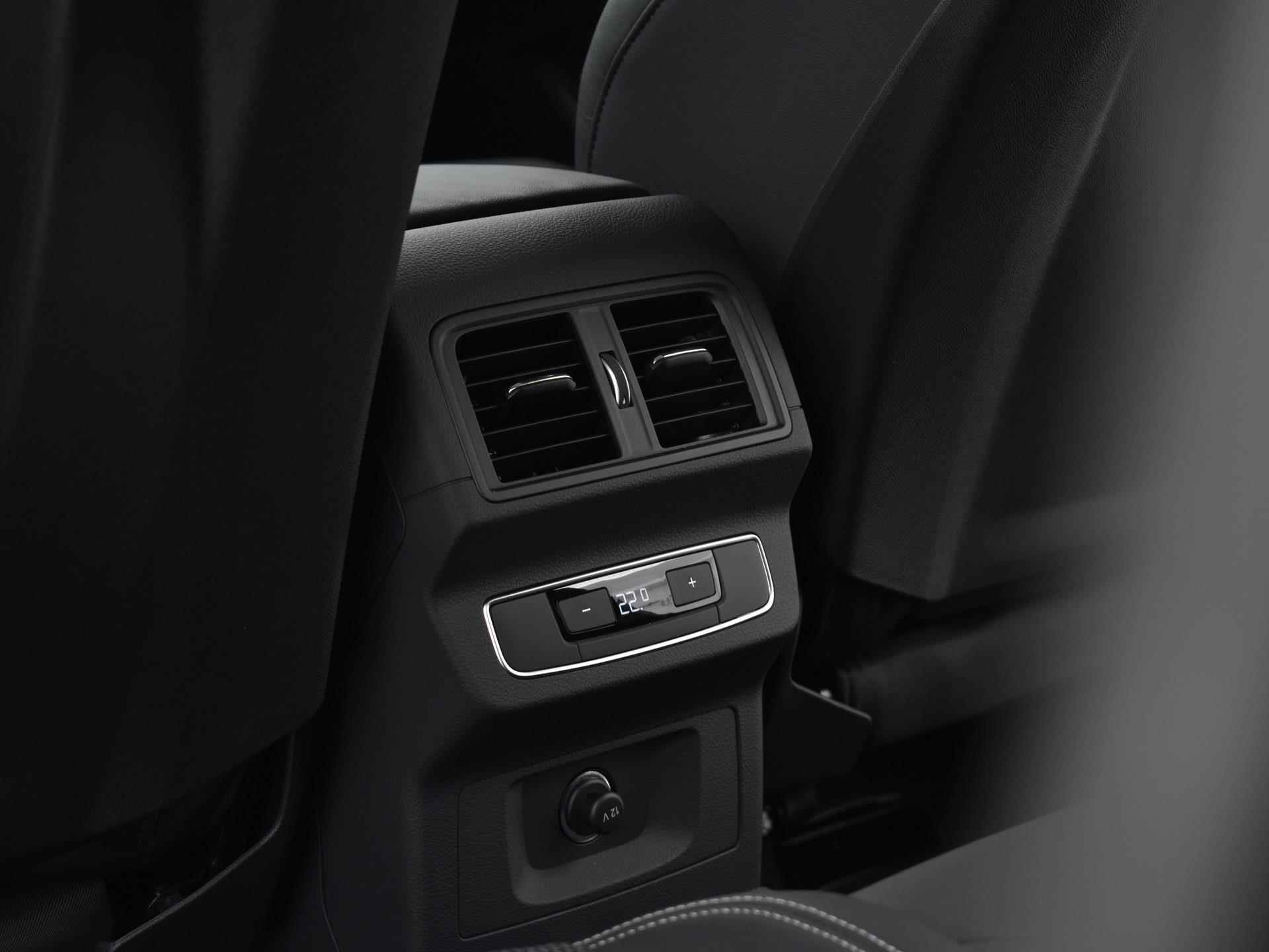 Audi Q5 50 TFSIe 300pk S-Tronic Quattro S Edition | Panoramadak | Matrix LED | Camera | Keyless | Luchtvering | Zwart Optiek Plus | 21"Velgen | Stoelverwarming | - 17/36