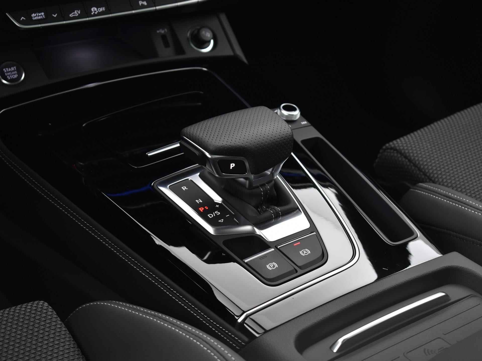 Audi Q5 Sportback 50 TFSIe 300pk S-Tronic Quattro S Edition | Panoramadak | Matrix LED | Camera | Keyless | Luchtvering | Zwart Optiek Plus | 21"Velgen | Stoelverwarming | - 29/36