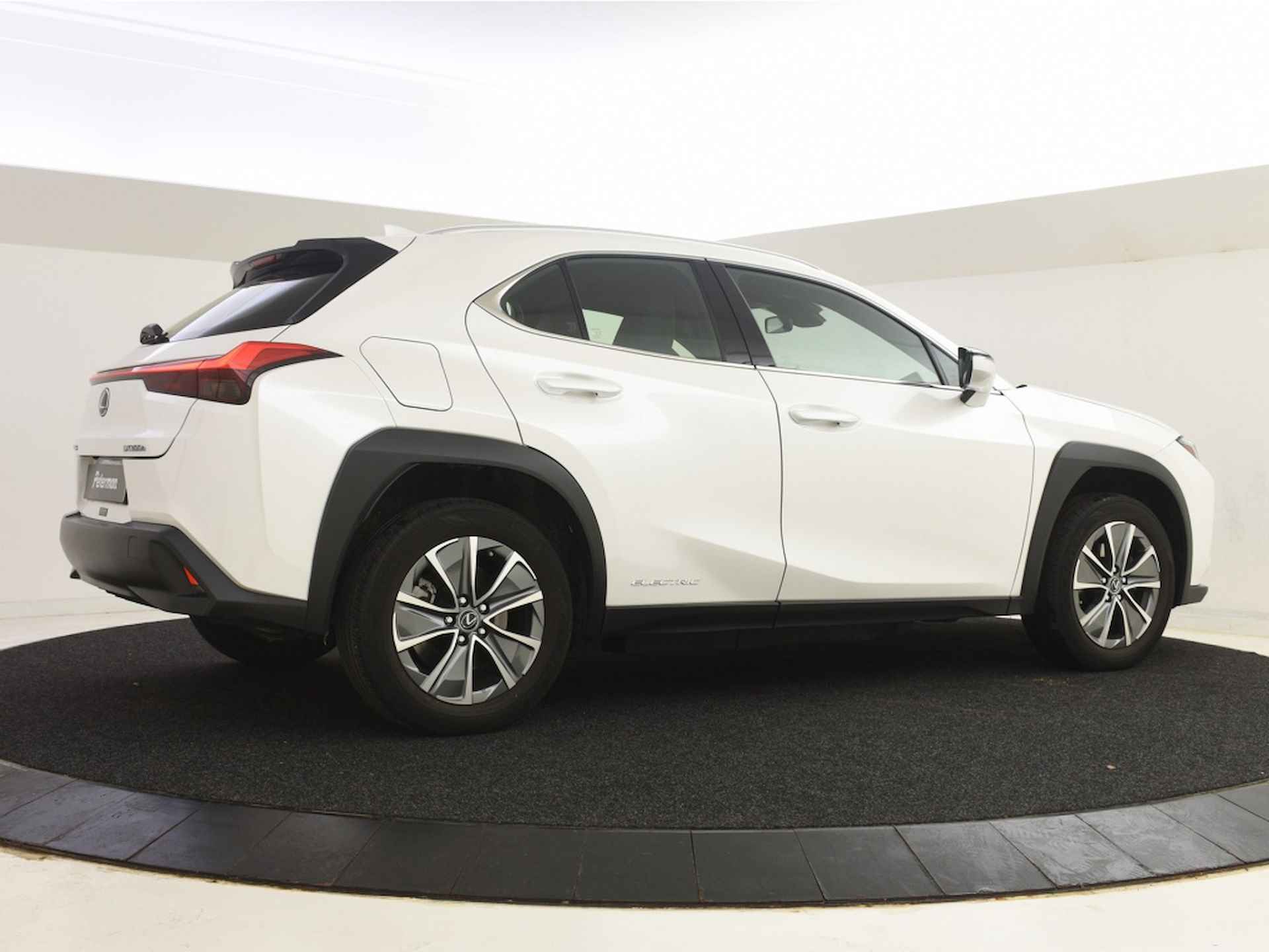 Lexus UX 300e Business 54 kWh | Electrische stoelbediening - 8/28