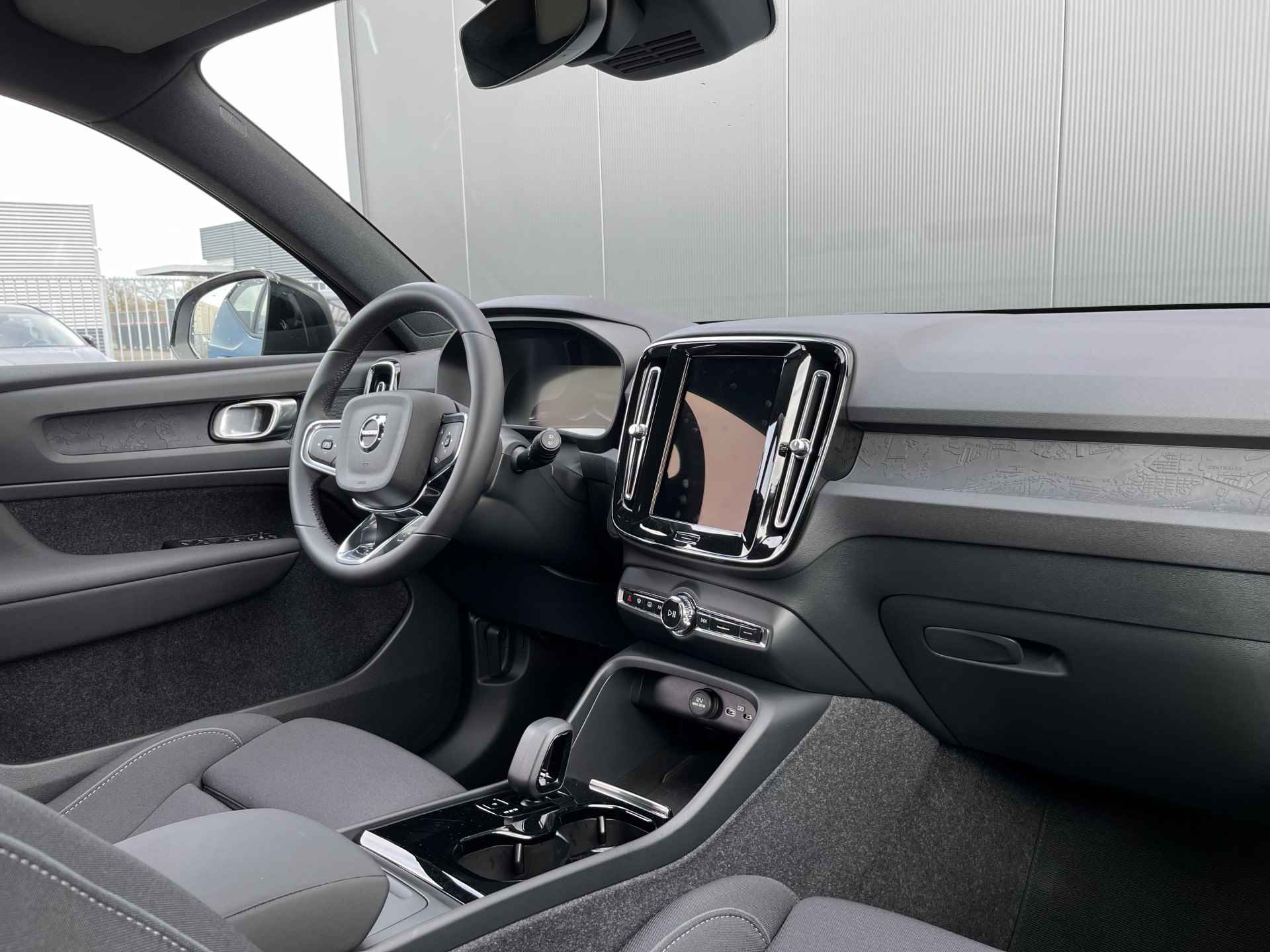 Volvo XC40 Recharge Core Edition 70 kWh | Sepp Subsidie Gebruikt! | Camera | Warmtepomp | Trekhaak | Stoelverwarming Voor + Achter - 22/33