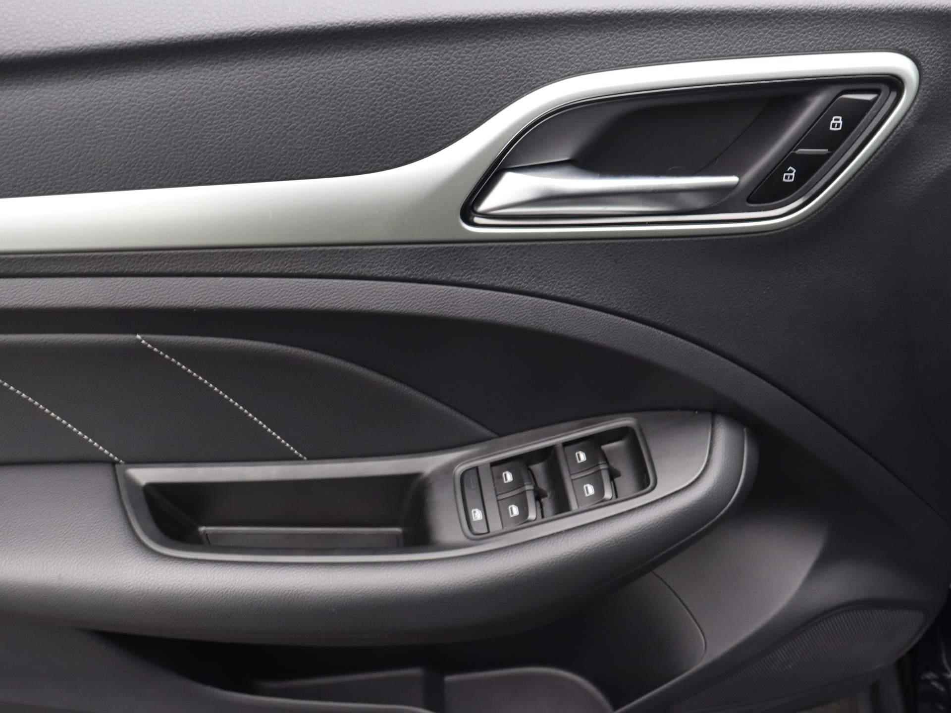 MG ZS EV Luxury | Leder | Panoramadak | Camera | Navi | Apple CarPlay | - 20/27