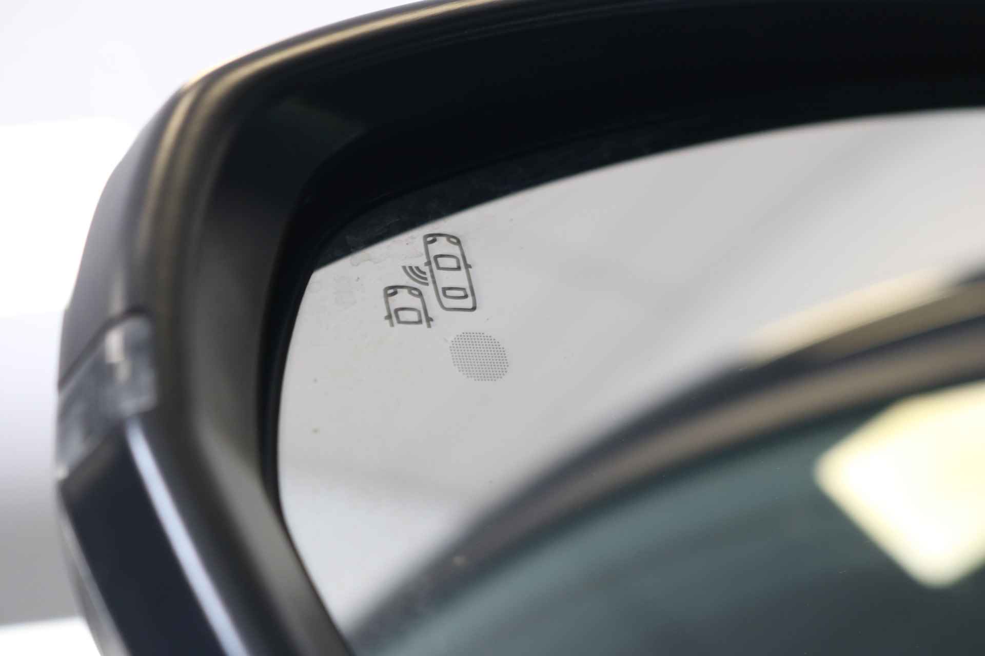 Peugeot 3008 1.2 130PK GT Black Pack | Automaat | Adaptieve Cruise | Stoelverwarming | Dode hoek | 19''LMV  | Camera | Bluetooth | Navigatie | Leder/Stof | Carplay | - 12/51