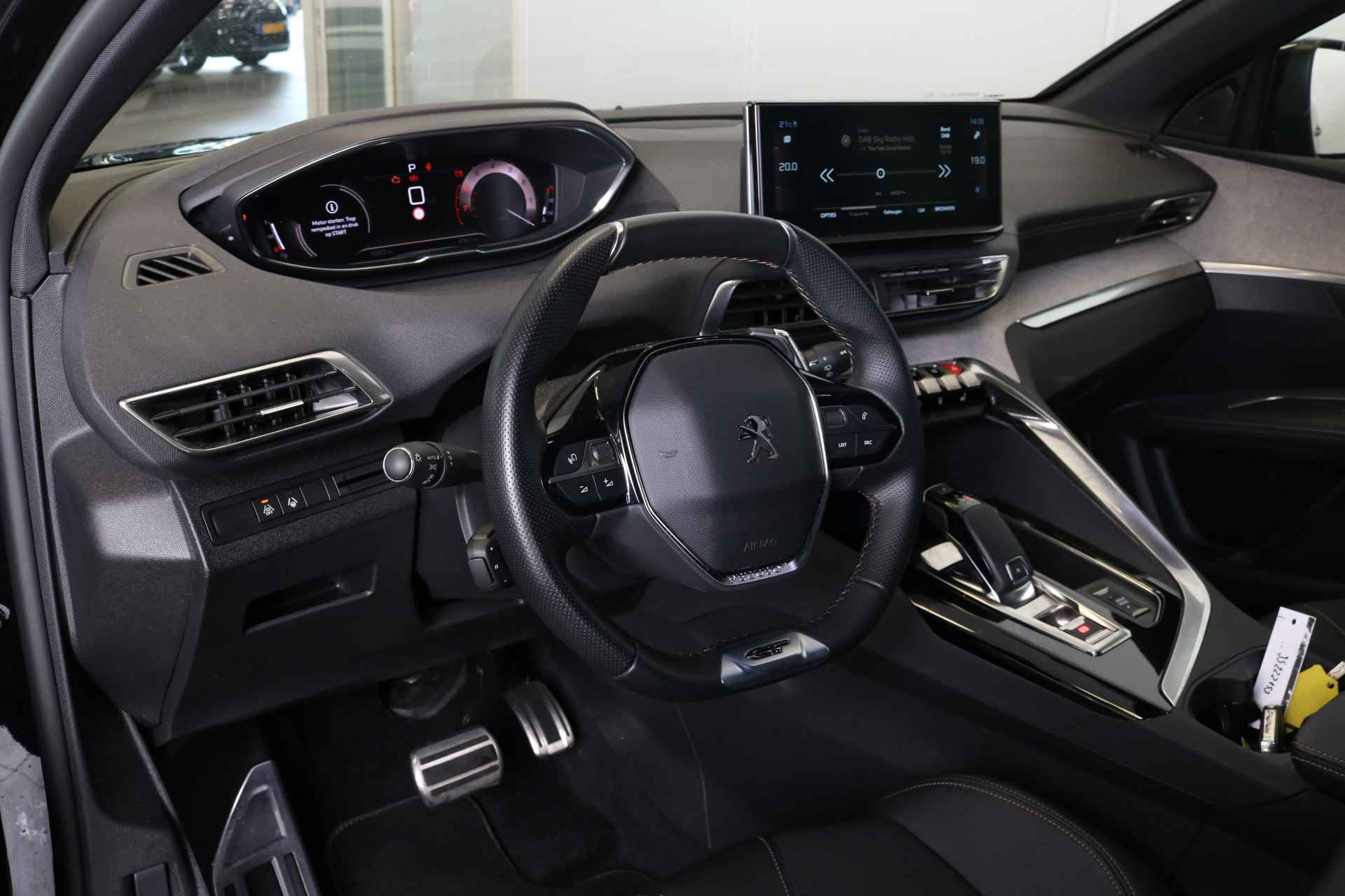 Peugeot 3008 1.2 130PK GT Black Pack | Automaat | Adaptieve Cruise | Stoelverwarming | Dode hoek | 19''LMV  | Camera | Bluetooth | Navigatie | Leder/Stof | Carplay | - 17/51