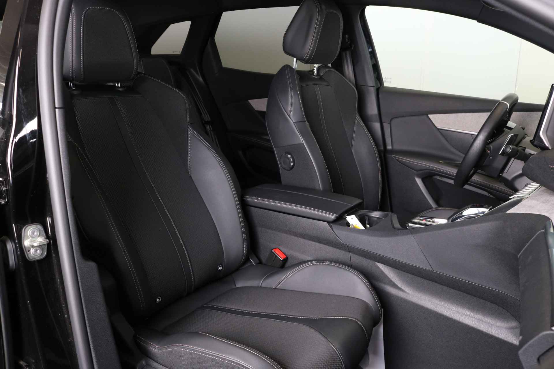 Peugeot 3008 1.2 130PK GT Black Pack | Automaat | Adaptieve Cruise | Stoelverwarming | Dode hoek | 19''LMV  | Camera | Bluetooth | Navigatie | Leder/Stof | Carplay | - 19/51