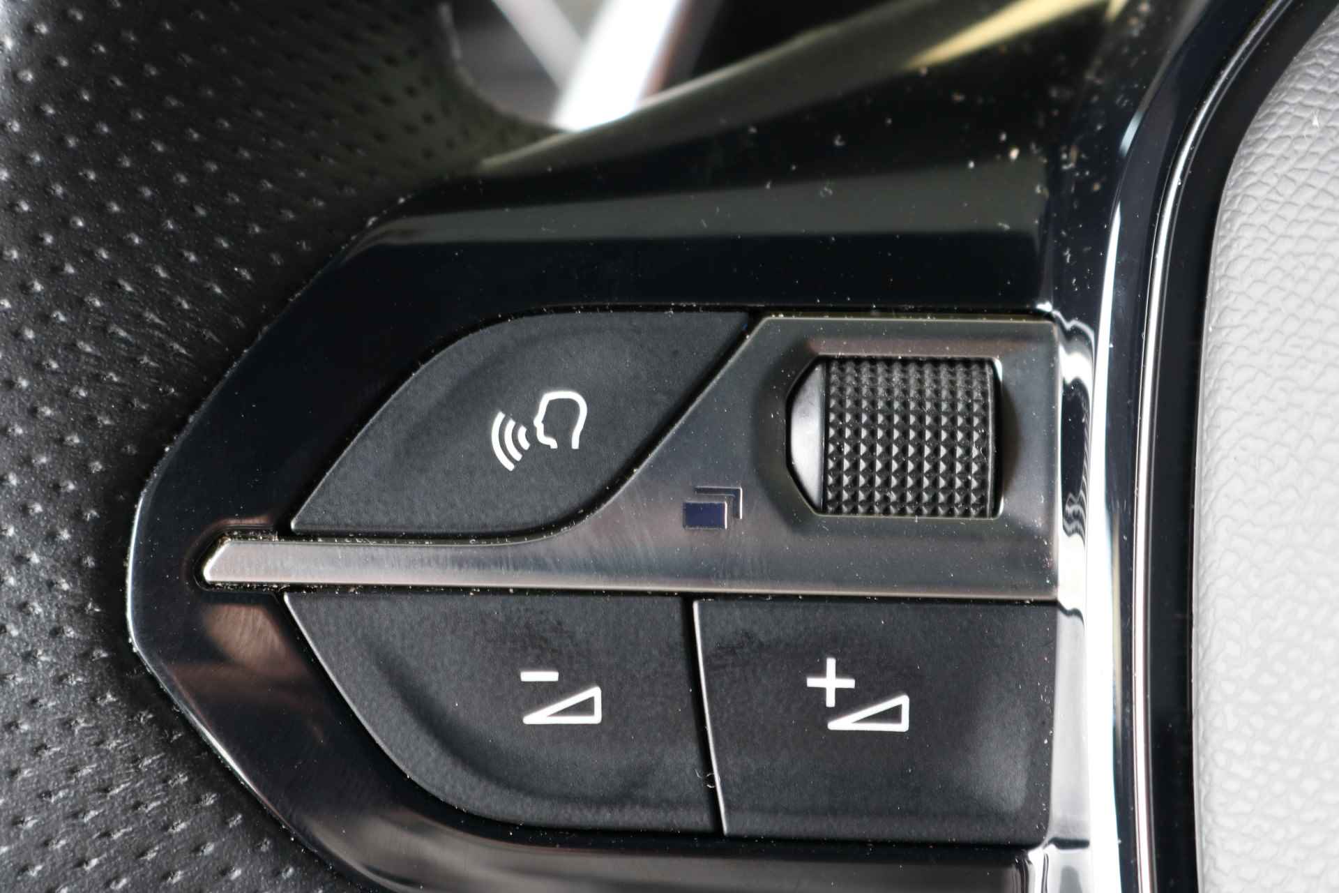Peugeot 3008 1.2 130PK GT Black Pack | Automaat | Adaptieve Cruise | Stoelverwarming | Dode hoek | 19''LMV  | Camera | Bluetooth | Navigatie | Leder/Stof | Carplay | - 27/51