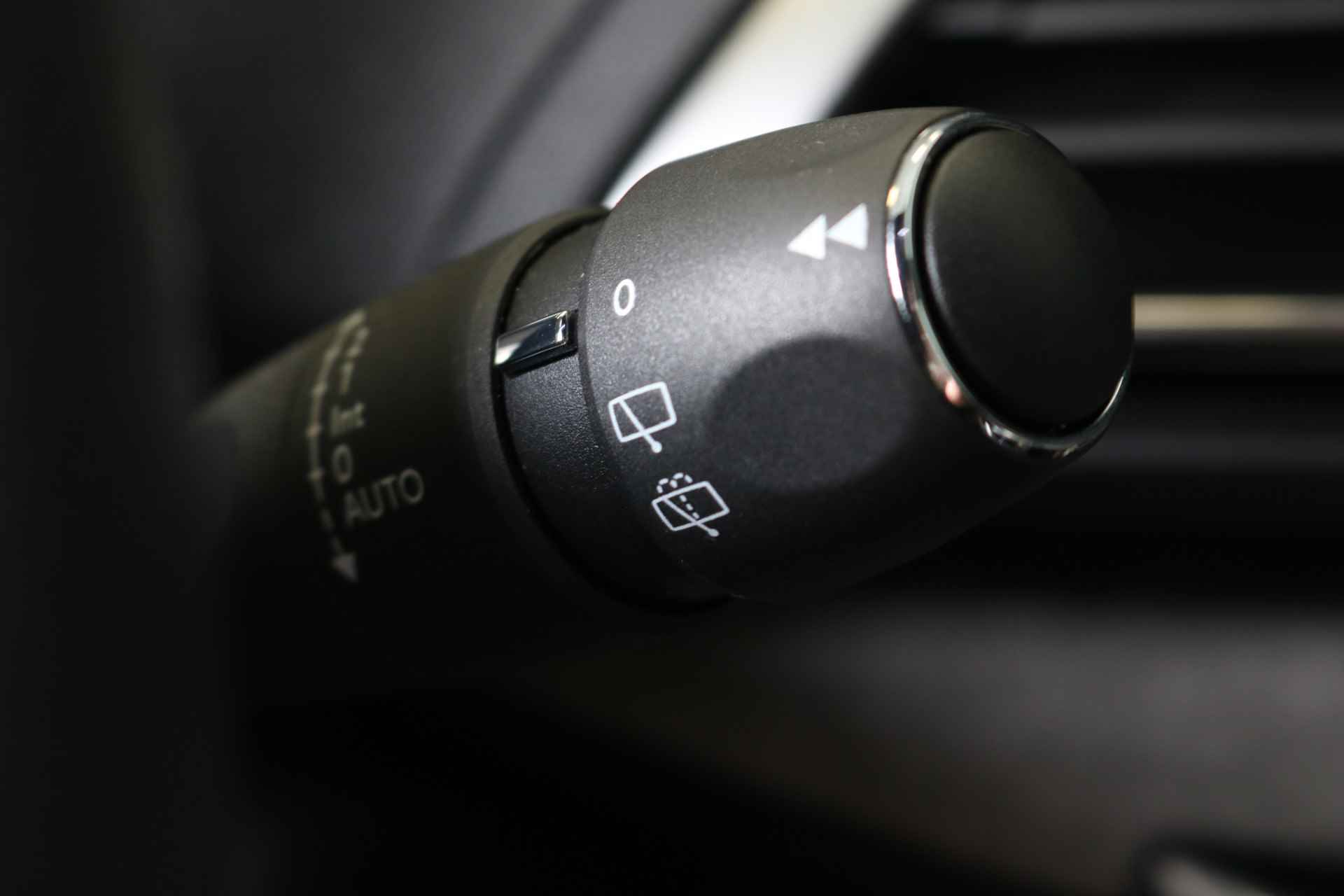 Peugeot 3008 1.2 130PK GT Black Pack | Automaat | Adaptieve Cruise | Stoelverwarming | Dode hoek | 19''LMV  | Camera | Bluetooth | Navigatie | Leder/Stof | Carplay | - 30/51