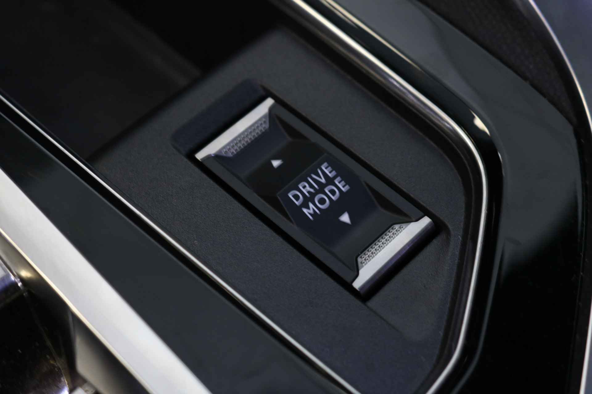Peugeot 3008 1.2 130PK GT Black Pack | Automaat | Adaptieve Cruise | Stoelverwarming | Dode hoek | 19''LMV  | Camera | Bluetooth | Navigatie | Leder/Stof | Carplay | - 48/51