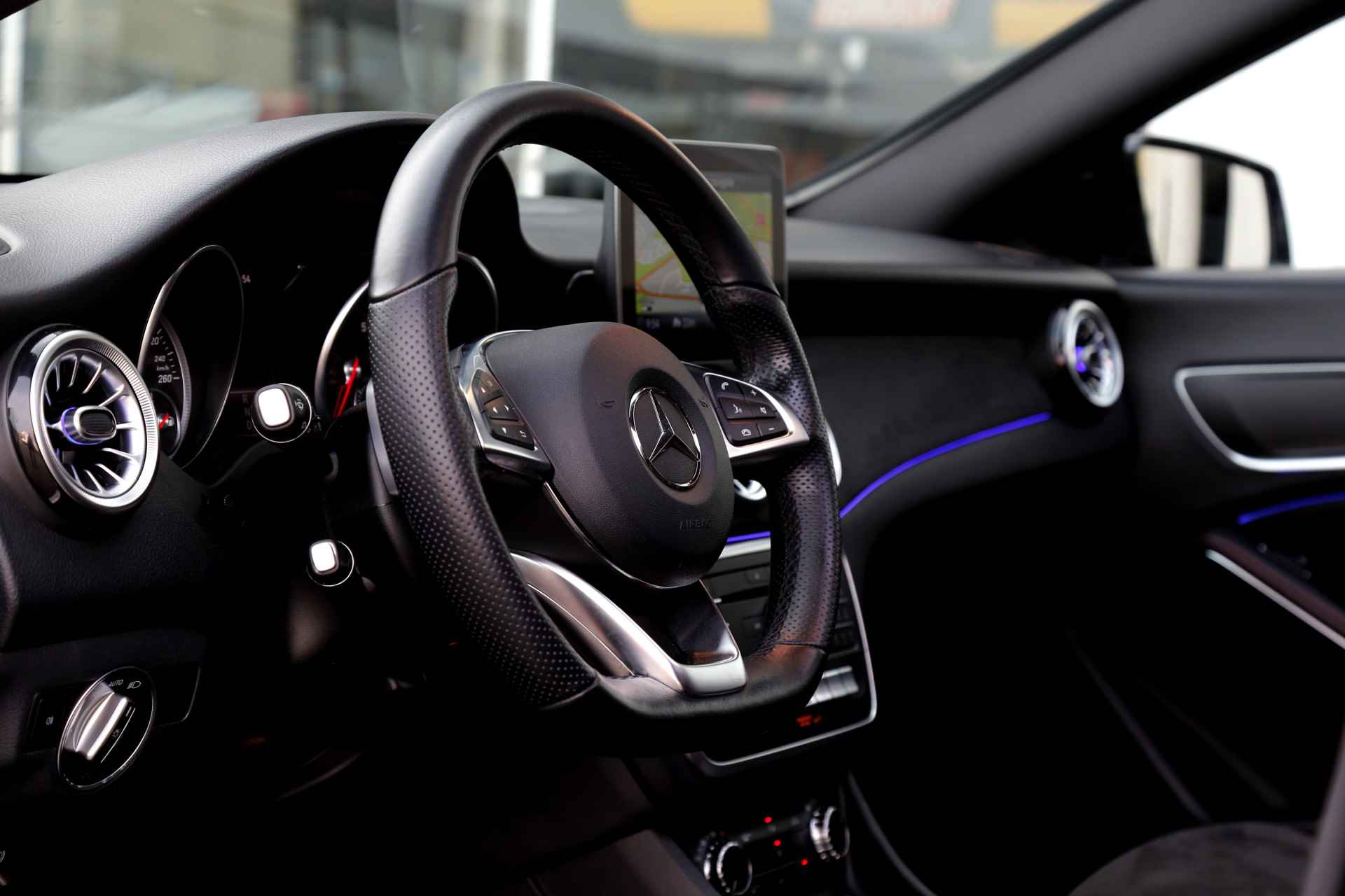 Mercedes-Benz CLA-Klasse Shooting Brake 200 d AMG*Perfect Onderh.*Pano/Sfeer/Diamond Grille/Nightpakket/AMG int-ext/LED/Camera/Parkeersens.V+A/18 inch LM - 20/54