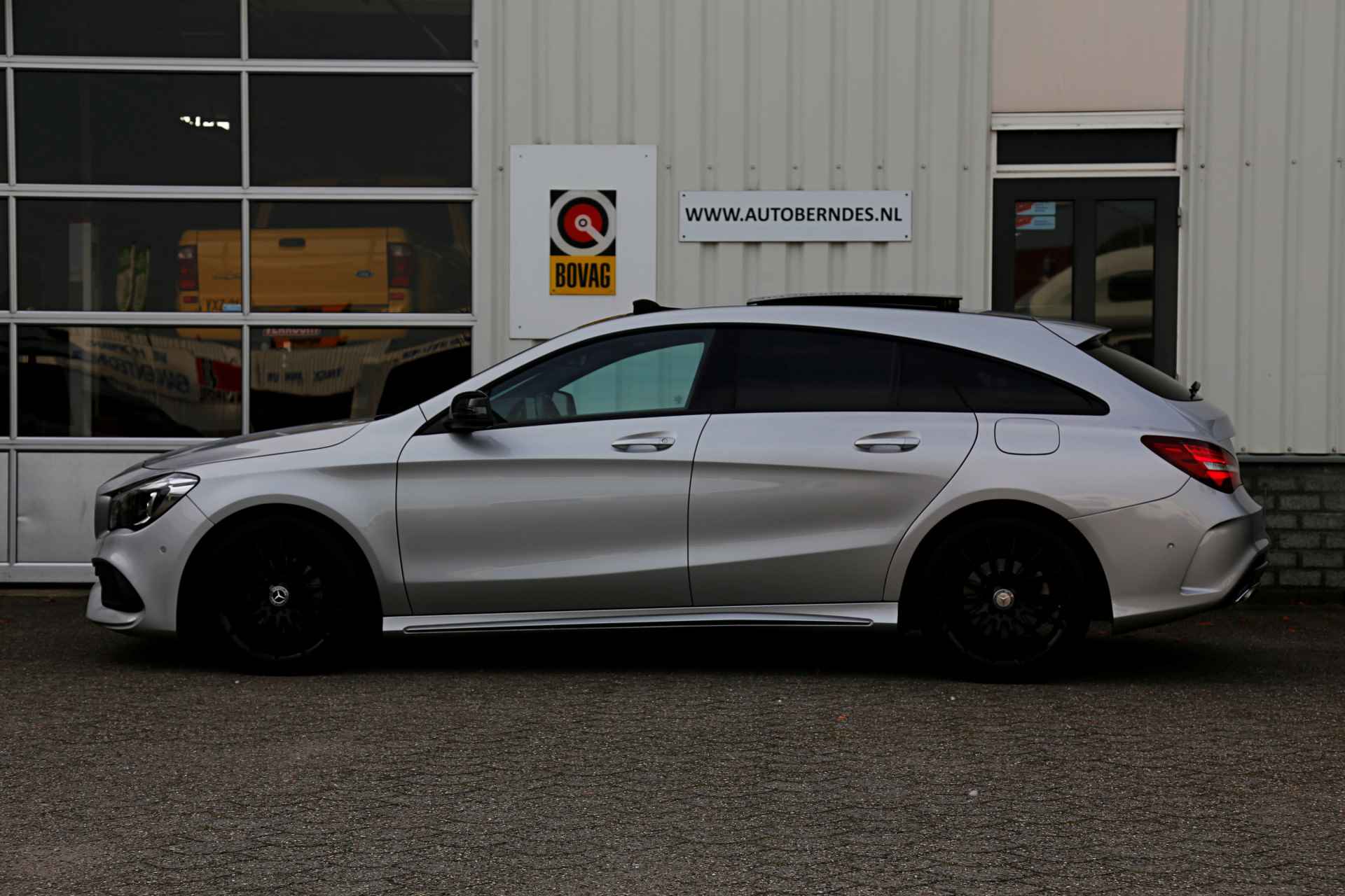Mercedes-Benz CLA-Klasse Shooting Brake 200 d AMG*Perfect Onderh.*Pano/Sfeer/Diamond Grille/Nightpakket/AMG int-ext/LED/Camera/Parkeersens.V+A/18 inch LM - 39/54