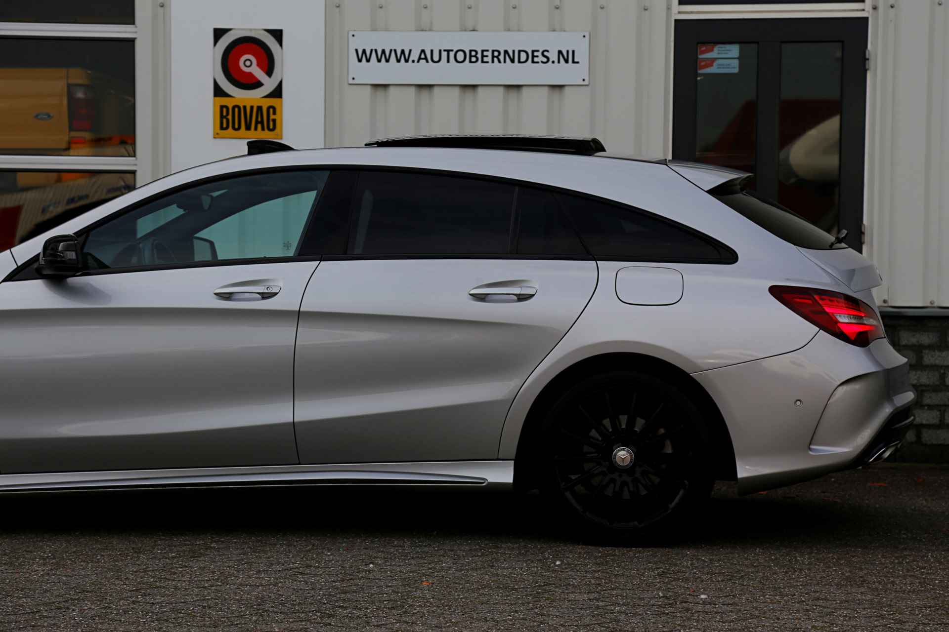 Mercedes-Benz CLA-Klasse Shooting Brake 200 d AMG*Perfect Onderh.*Pano/Sfeer/Diamond Grille/Nightpakket/AMG int-ext/LED/Camera/Parkeersens.V+A/18 inch LM - 40/54