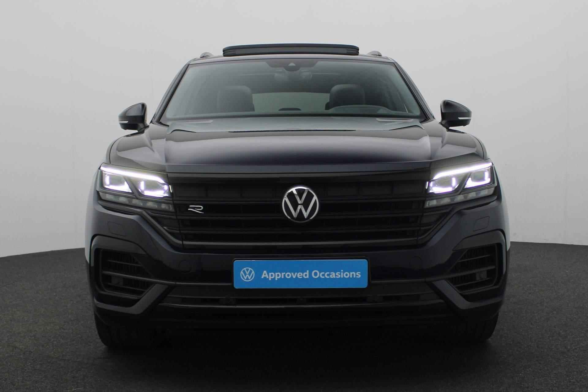 Volkswagen Touareg 3.0 TSi 462PK tiptronic eHybrid 4MOTION R | Pano | Luchtvering | 360 Camera | Geheugenstoel | HUD | Stuur-/stoelverwarming - 20/45