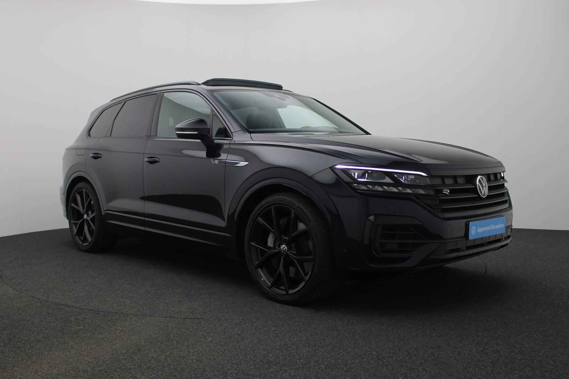 Volkswagen Touareg 3.0 TSi 462PK tiptronic eHybrid 4MOTION R | Pano | Luchtvering | 360 Camera | Geheugenstoel | HUD | Stuur-/stoelverwarming - 36/45