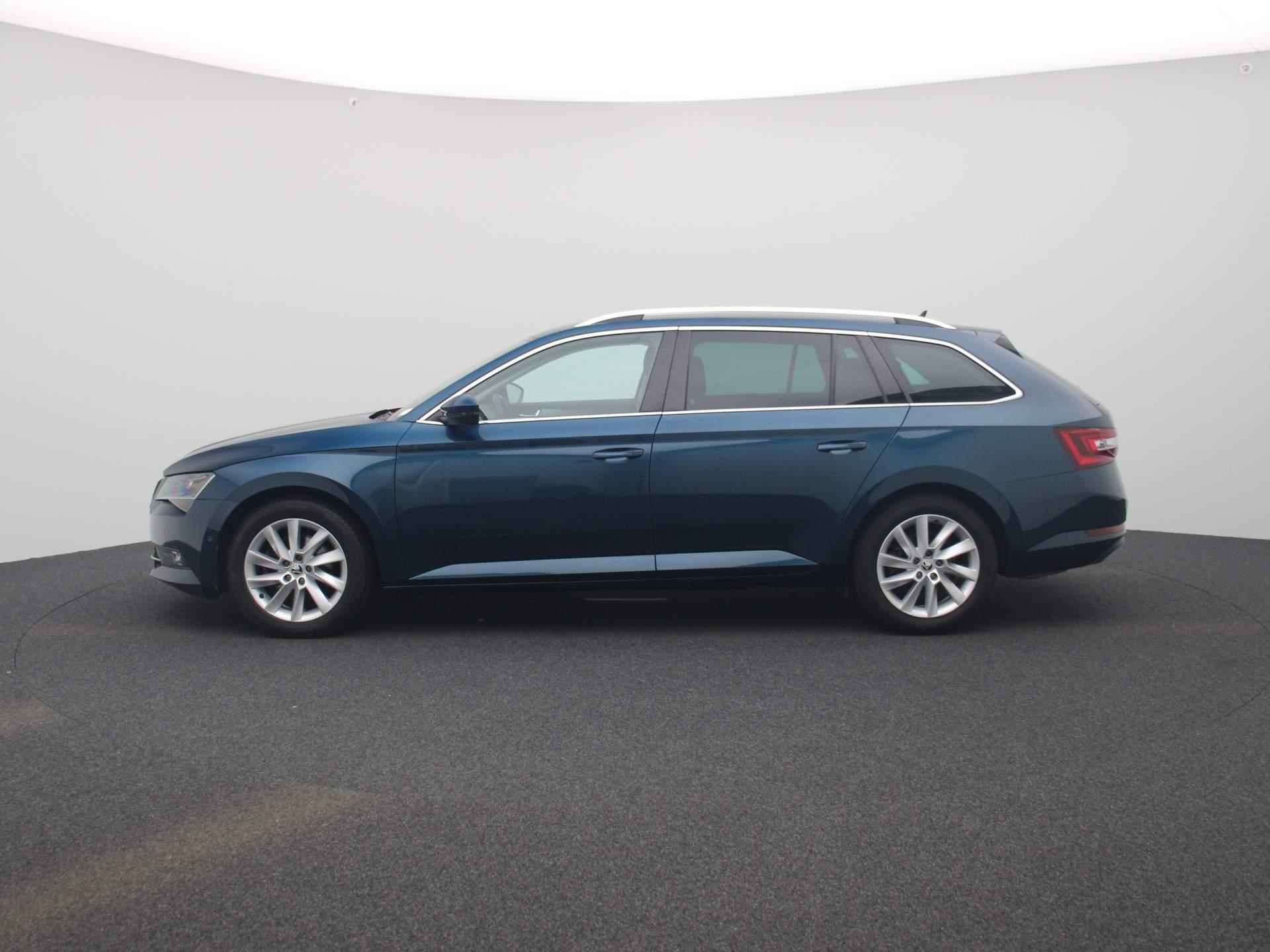 Skoda Superb Combi 1.5 TSI ACT Ambition Business | Navigatie | Climate Control | Camera | Stoelverwarming | - 4/38