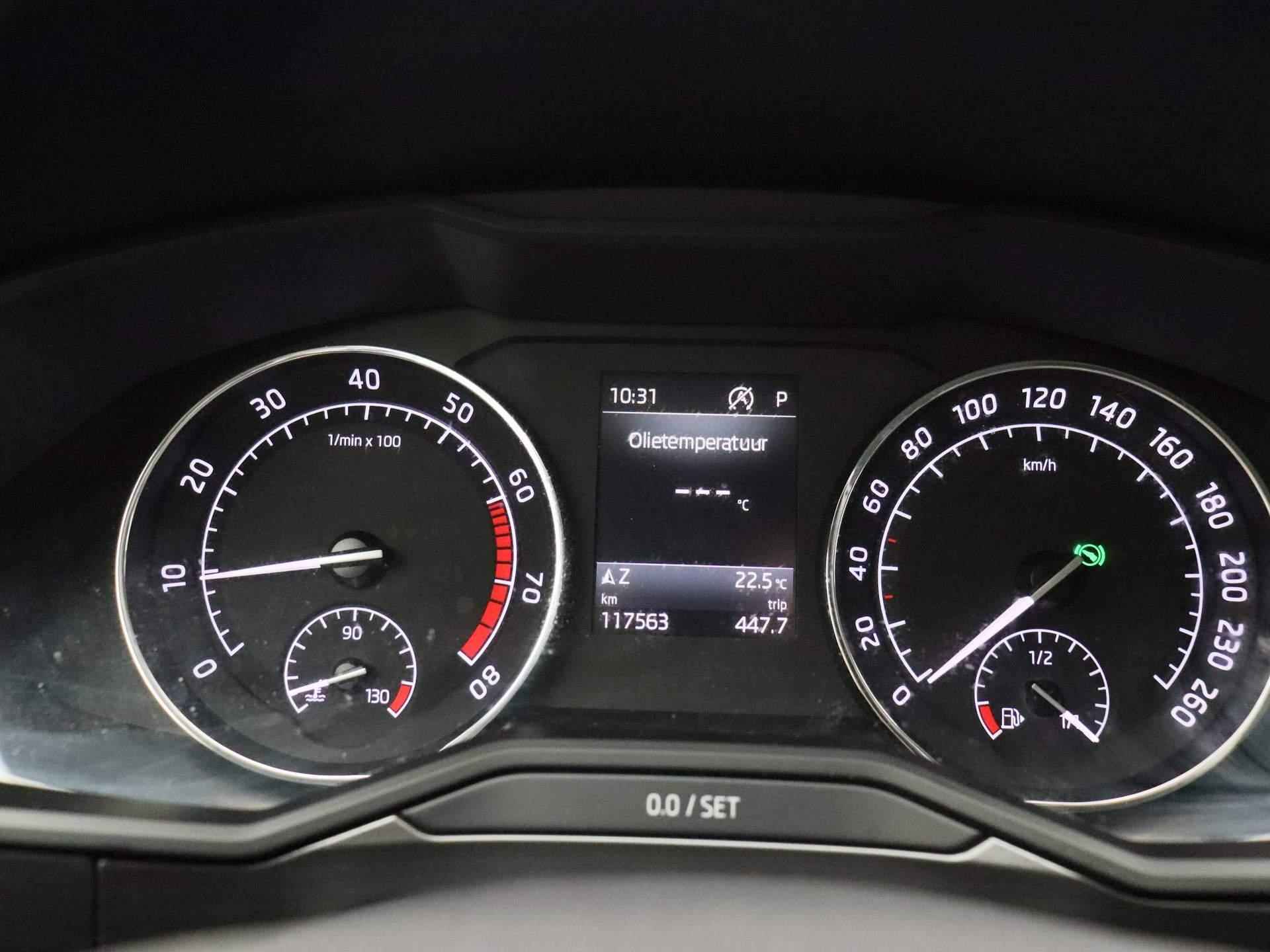 Skoda Superb Combi 1.5 TSI ACT Ambition Business | Navigatie | Climate Control | Camera | Stoelverwarming | - 8/38