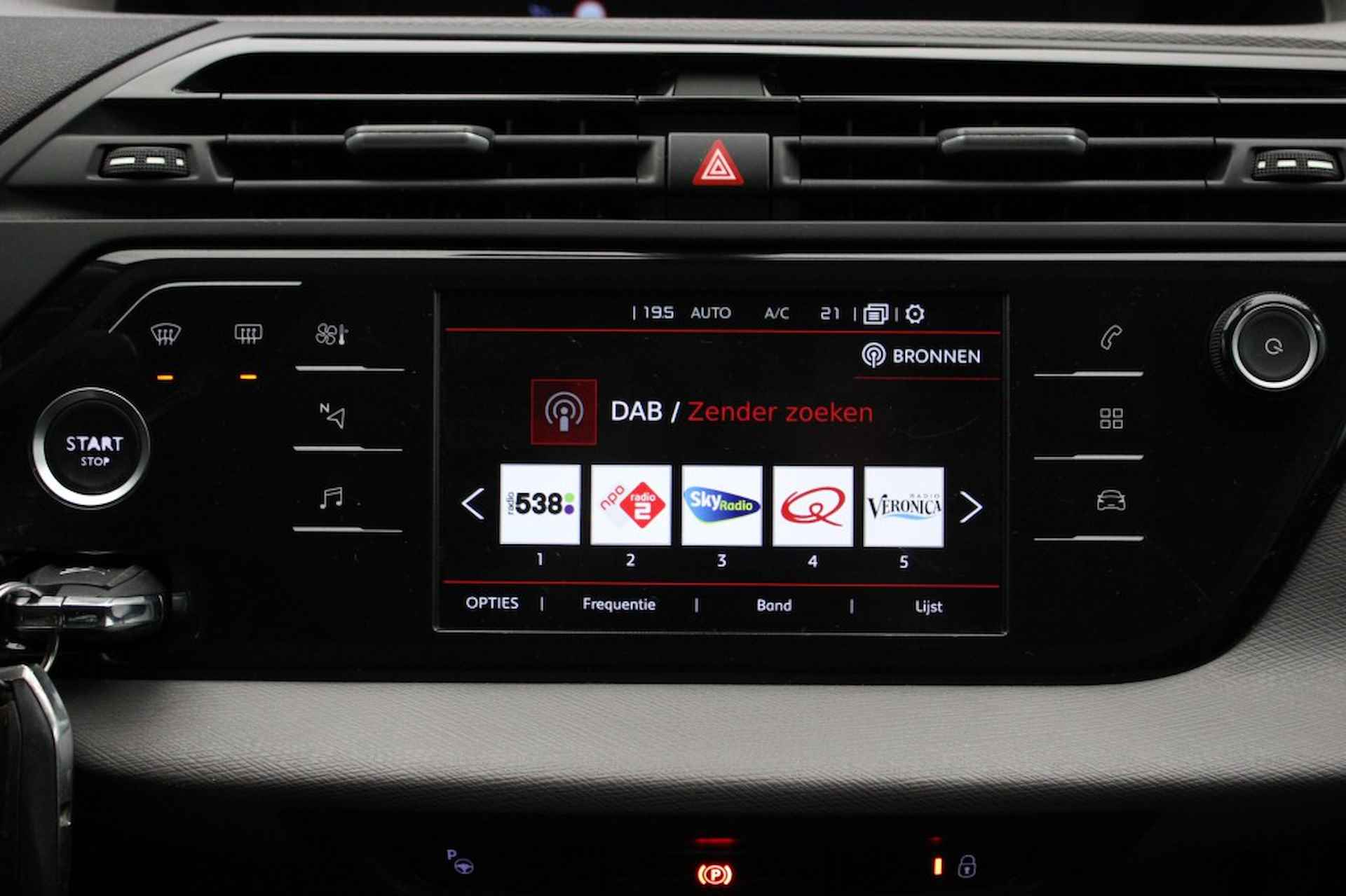 CITROEN C4 Grand Spacetourer 1.2 PureTech Business 7 persoons - Carplay, Trekhaak - 18/30