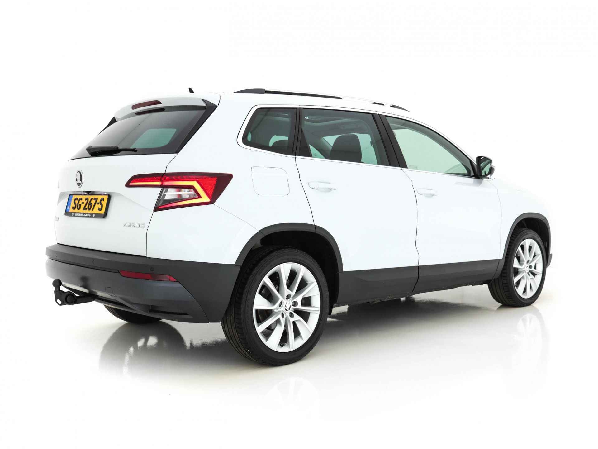 Škoda Karoq 1.6 TDI Style Business Travel-Pack Pro *PANO | FULL-LED | SOFT-VOLLEDER | NAVI-FULLMAP | CANTON-SURROUND-SOUND | ADAPTIVE-CRUISE | KEYLESS | CAMERA | DAB | AMBIENT-LIGHT |  TOWBAR | SPORT-SEATS | 18"ALU* - 6/35