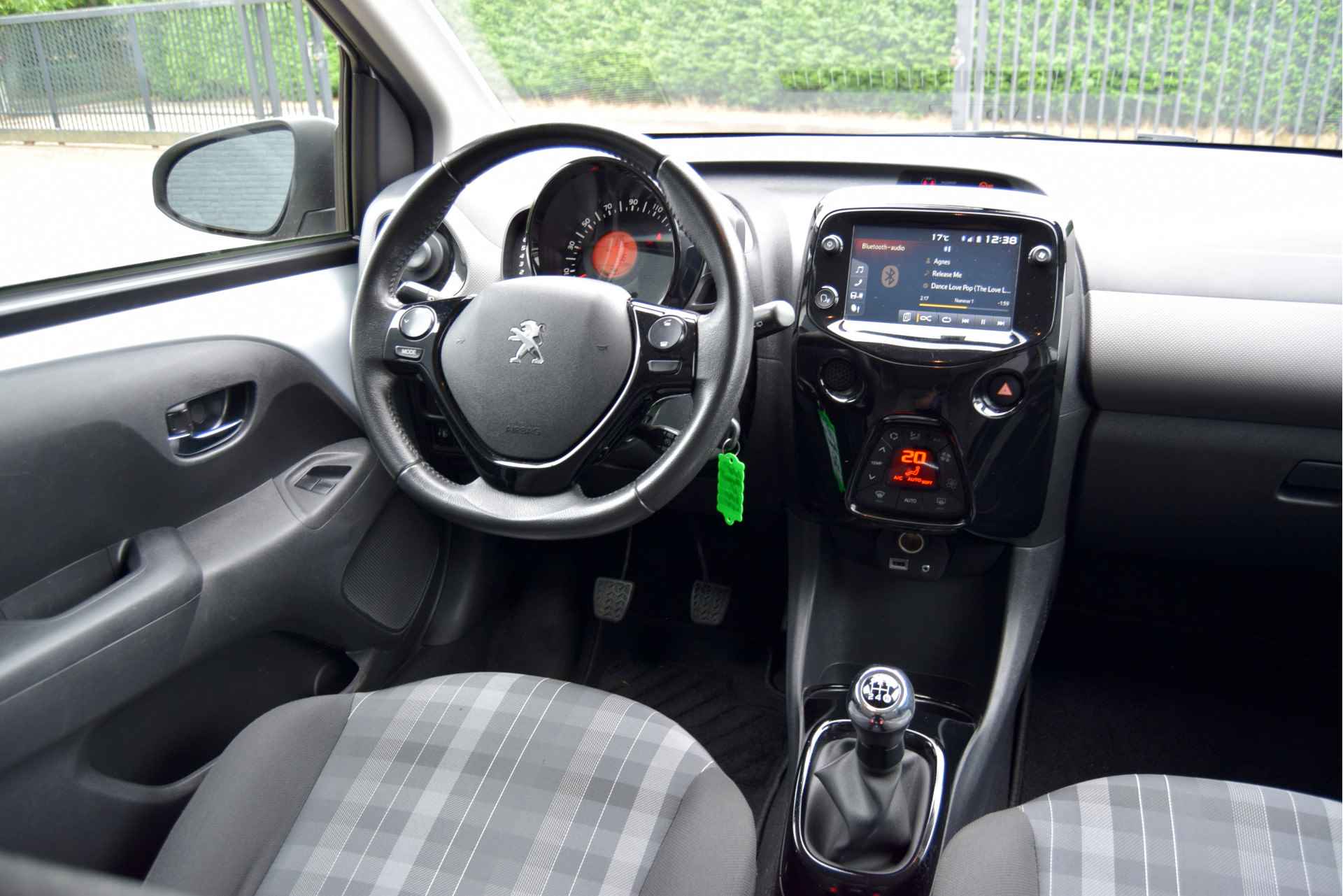 Peugeot 108 1.0 e-VTi Allure Climate, Cruise, Apple carplay - 13/34