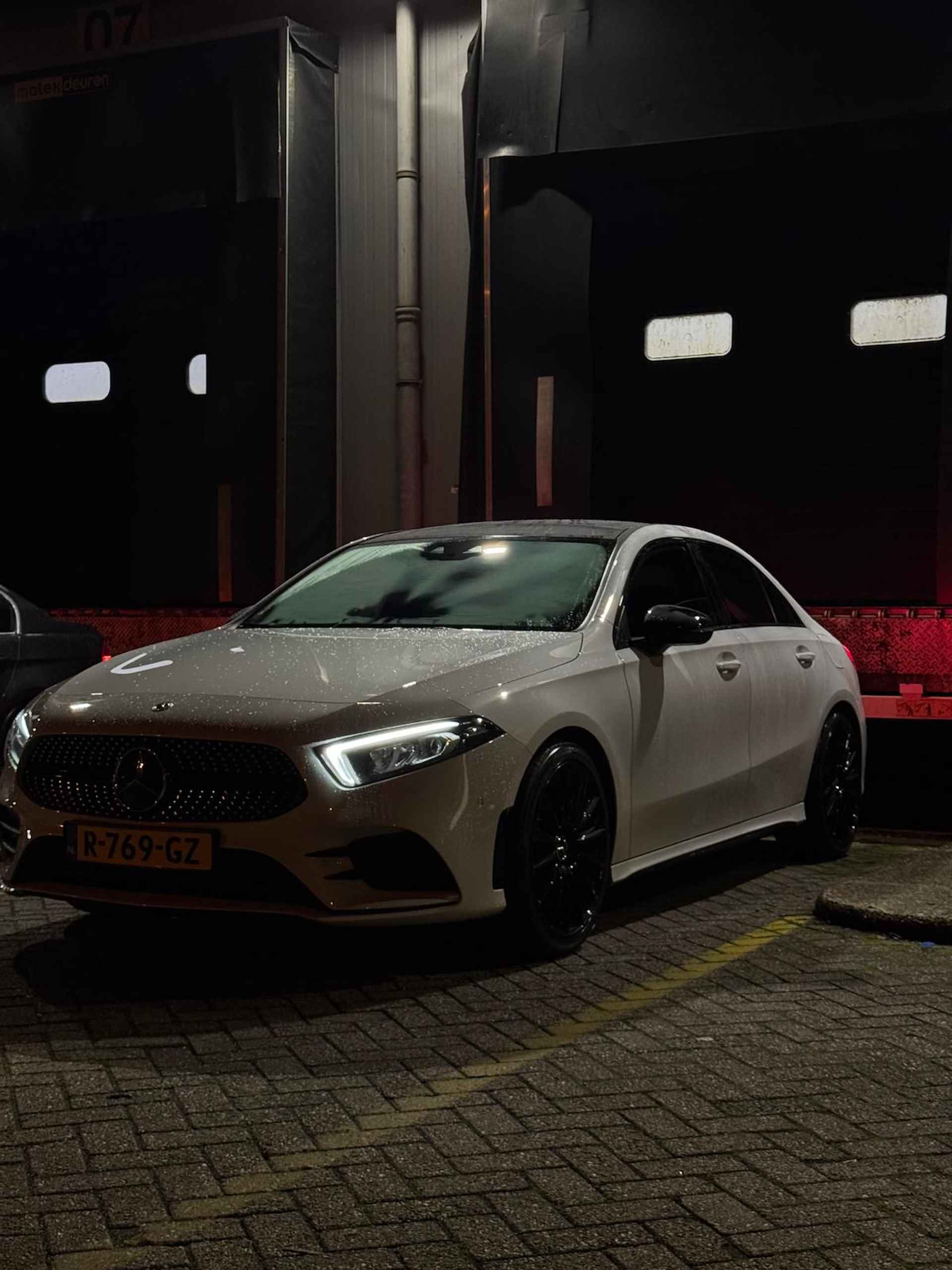 Mercedes-Benz A-Klasse 250 Premium Plus ,AMG PAKKET, SCHUIF/KANTELDAK, LM WIELEN ,BOEKJES,NAP EN ONDERHOUDSHISTORIE - 8/10