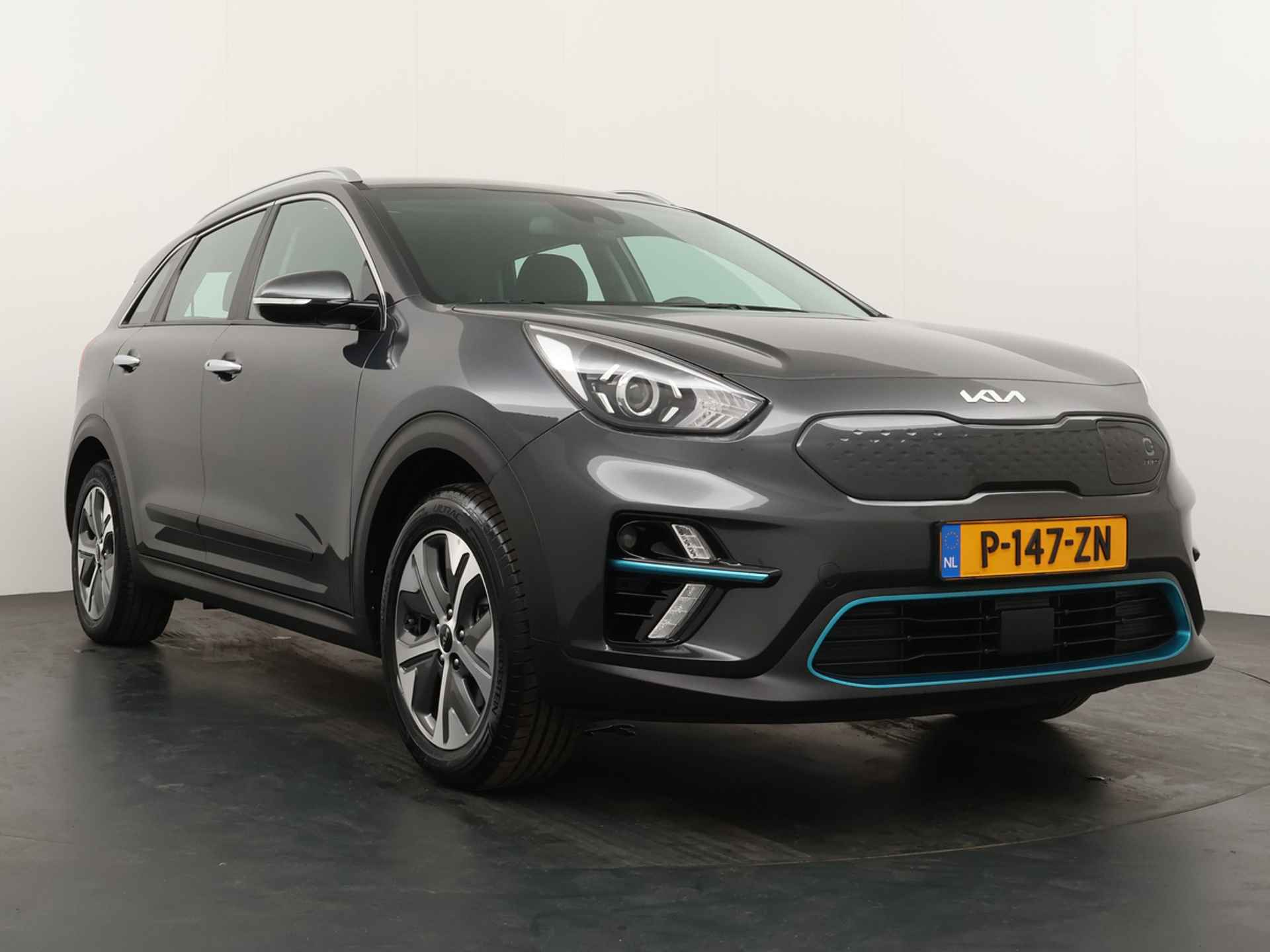 Kia e-Niro DynamicLine 64 kWh - Apple CarPlay/Android Auto - Navigatie - Achteruitrijcamera - Parkeersensoren - Fabrieksgarantie tot 07-2029 - 12/43