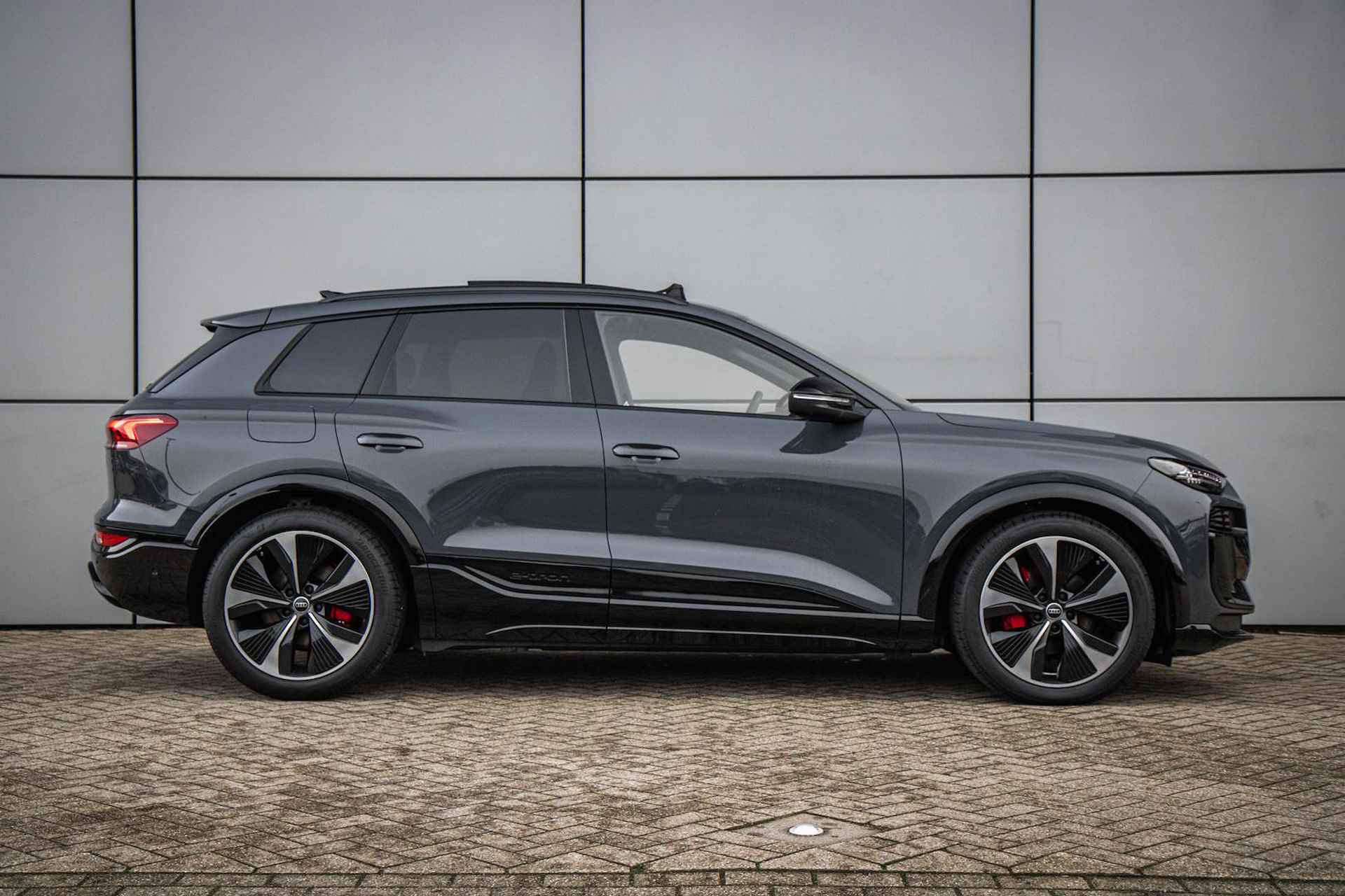 Audi Q6 e-tron 388pk S-edition 100 kWh | HUD | B&O | Sportstoelen | Tech Pro | Panoramadak - 3/45