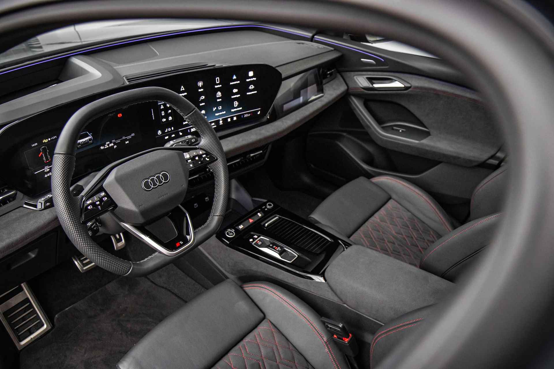 Audi Q6 e-tron 388pk S-edition 100 kWh | HUD | B&O | Sportstoelen | Tech Pro | Panoramadak - 18/45