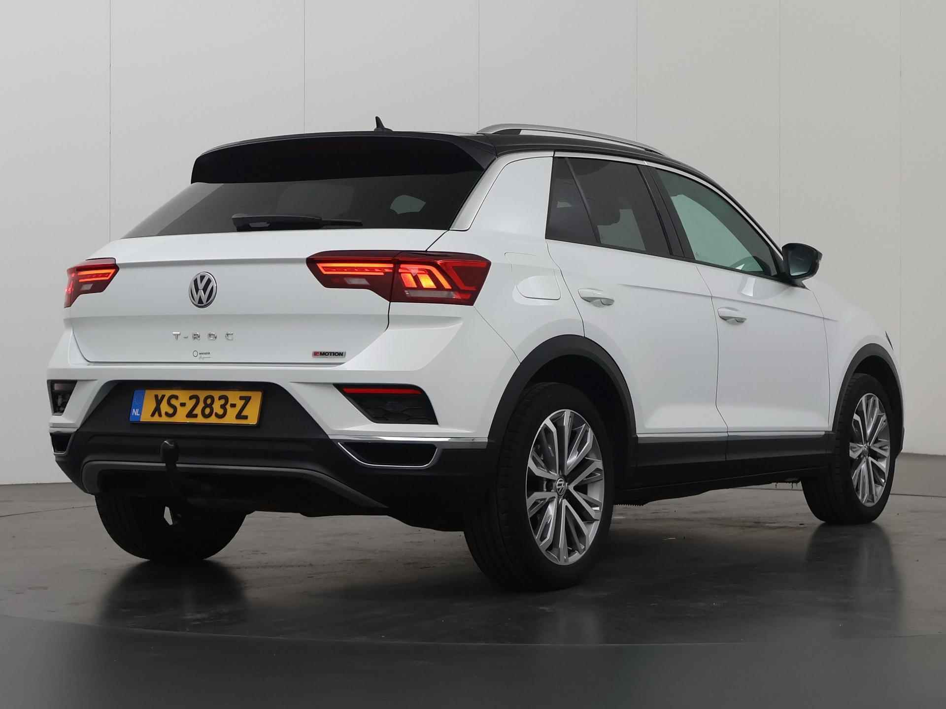 Volkswagen T-Roc 2.0 TSI 4Motion Sport | Trekhaak | Navigatie | Climate Control | Parkeercamera | Stoelverwarming | Parkeersensoren | Dodehoeketectie | - 3/44